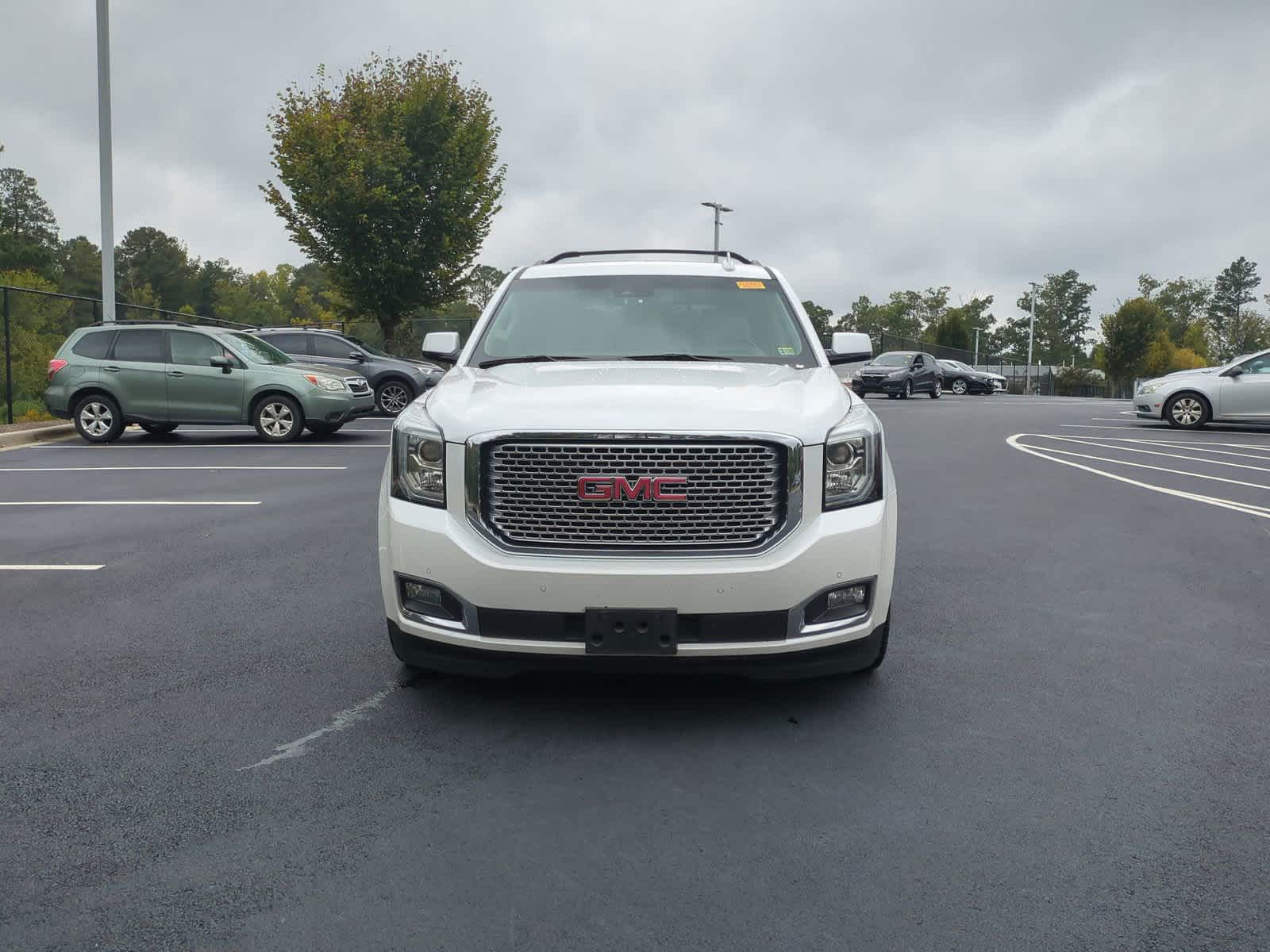 2017 GMC Yukon Denali 3