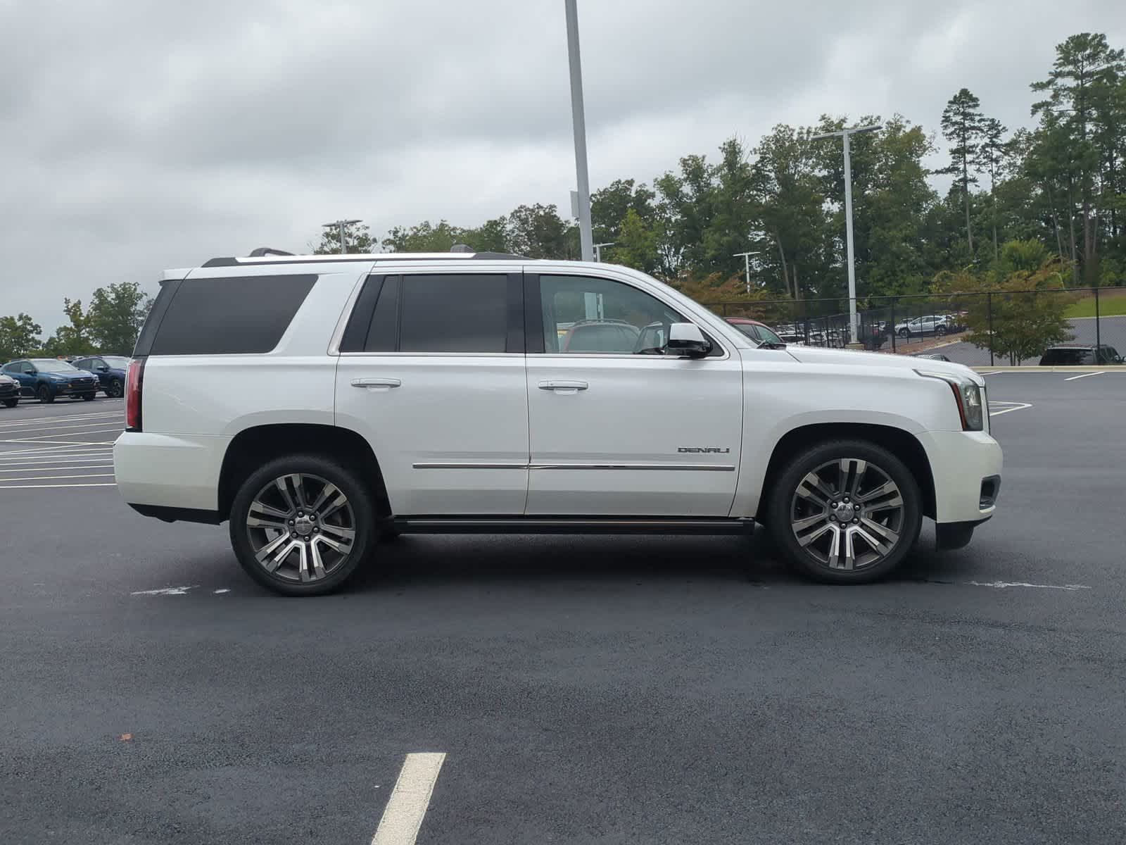 2017 GMC Yukon Denali 11