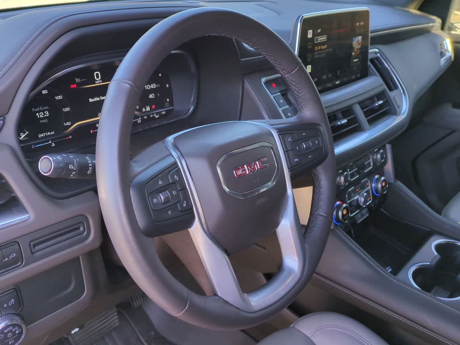 2022 GMC Yukon XL SLT 17