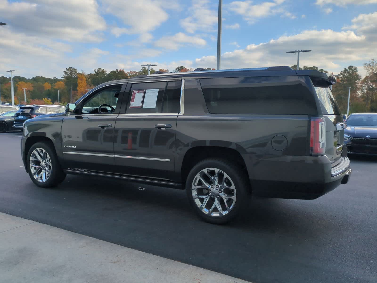 2020 GMC Yukon XL Denali 8