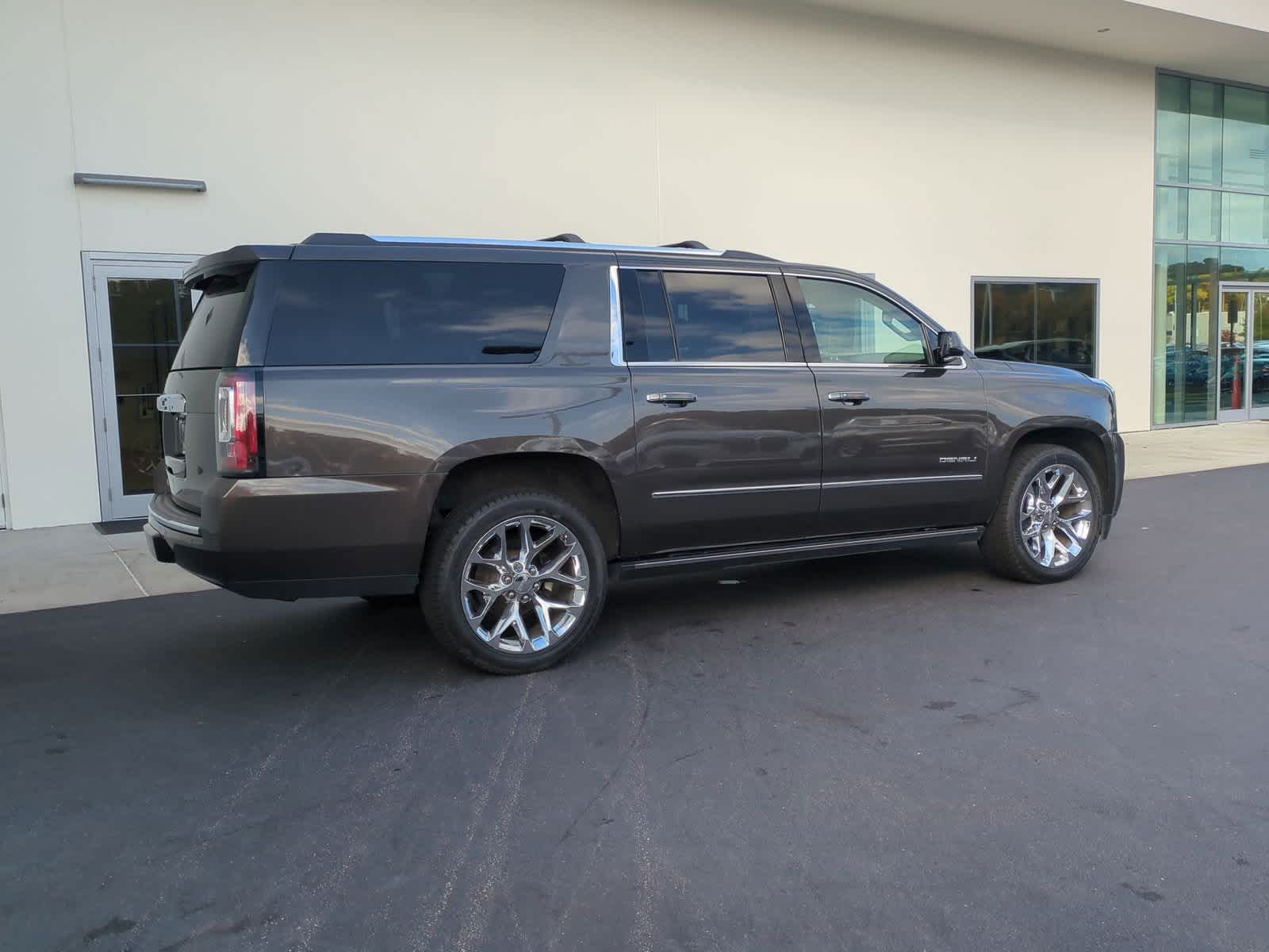 2020 GMC Yukon XL Denali 9