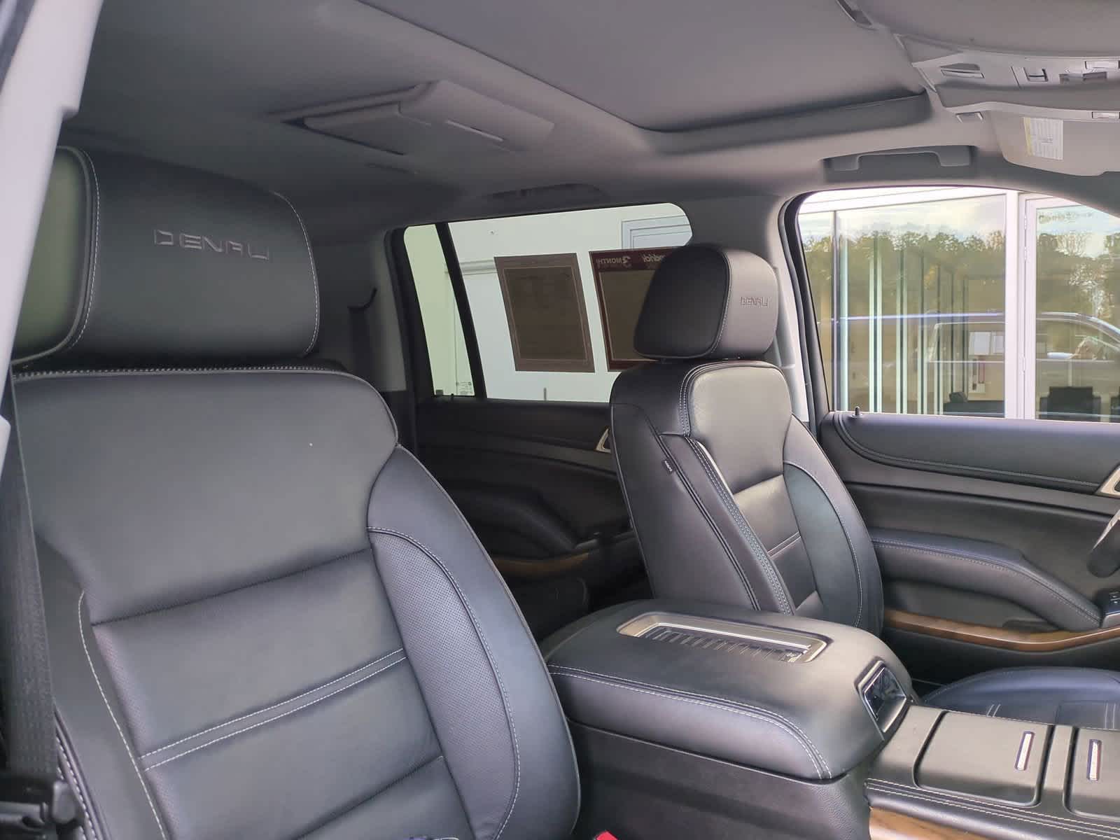 2020 GMC Yukon XL Denali 34