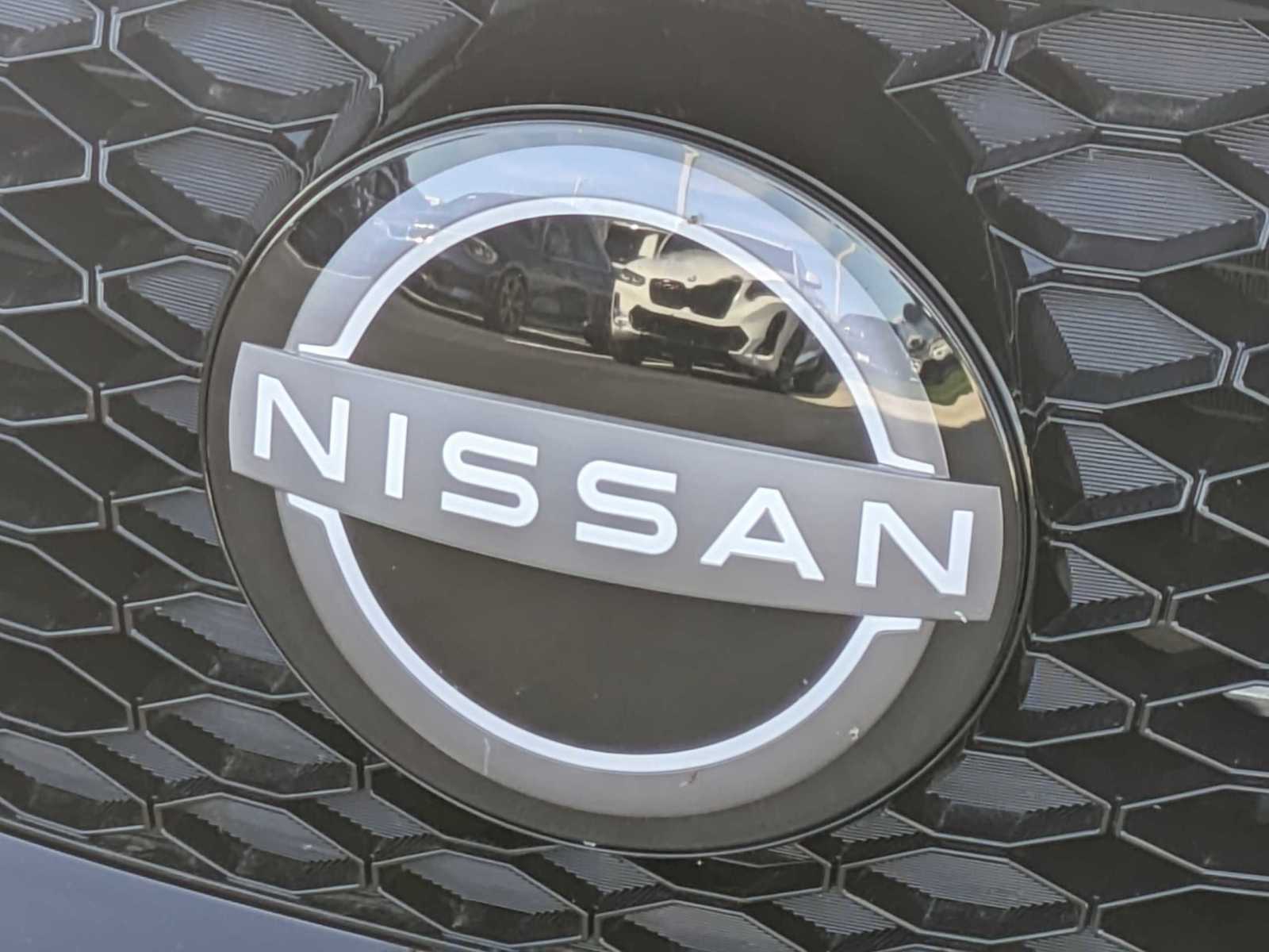 2023 Nissan Maxima SR 42