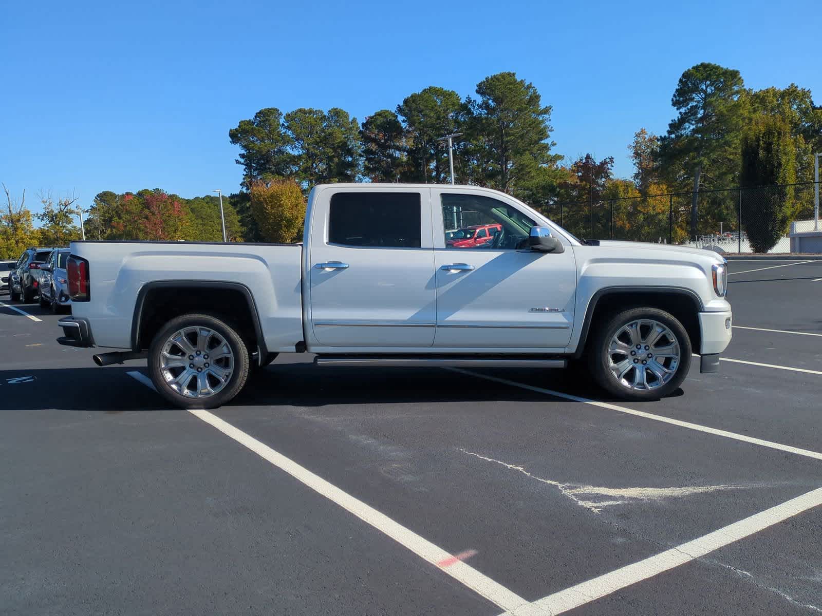 2017 GMC Sierra 1500 Denali 4WD Crew Cab 143.5 10