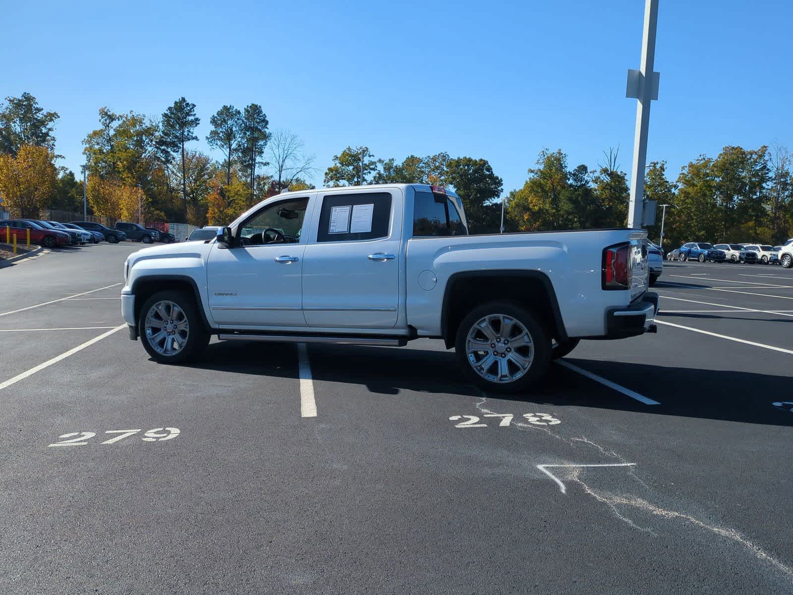 2017 GMC Sierra 1500 Denali 4WD Crew Cab 143.5 8