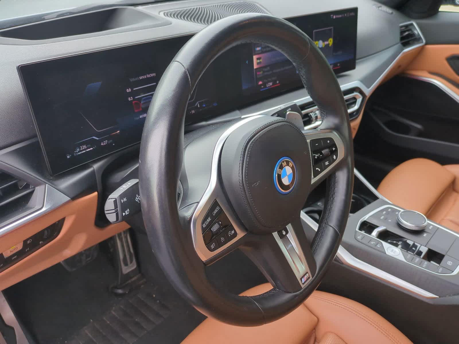 2023 BMW 3 Series 330e 18