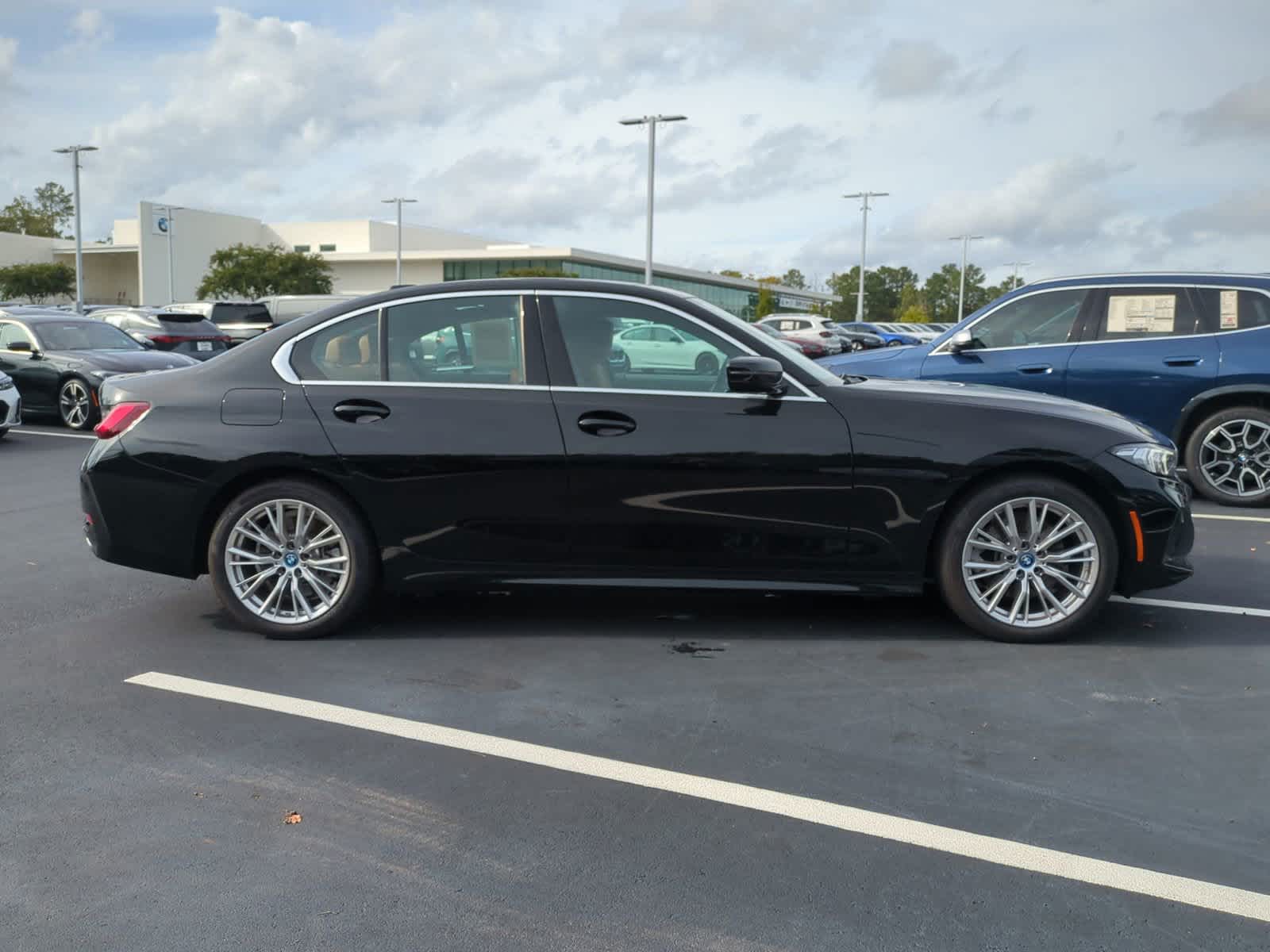 2024 BMW 3 Series 330e xDrive 10