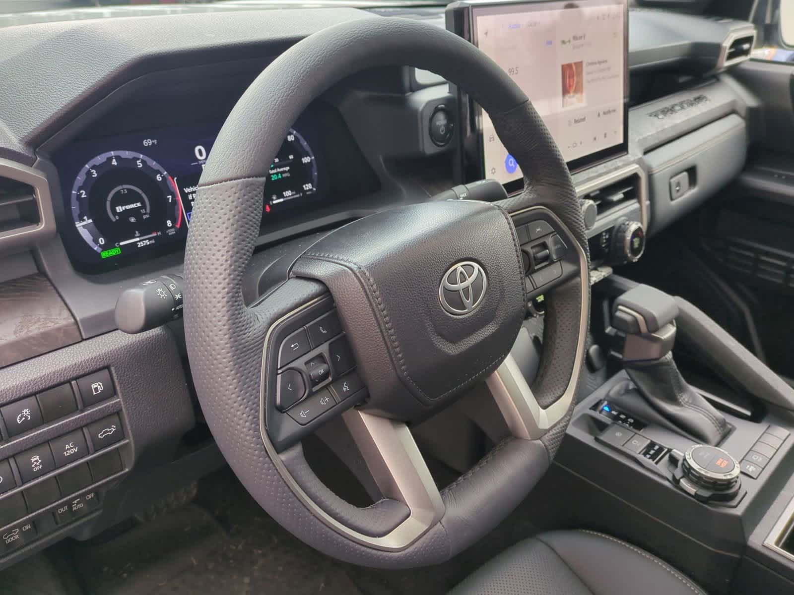 2024 Toyota Tacoma Limited Hybrid Double Cab 5 Bed AT 17