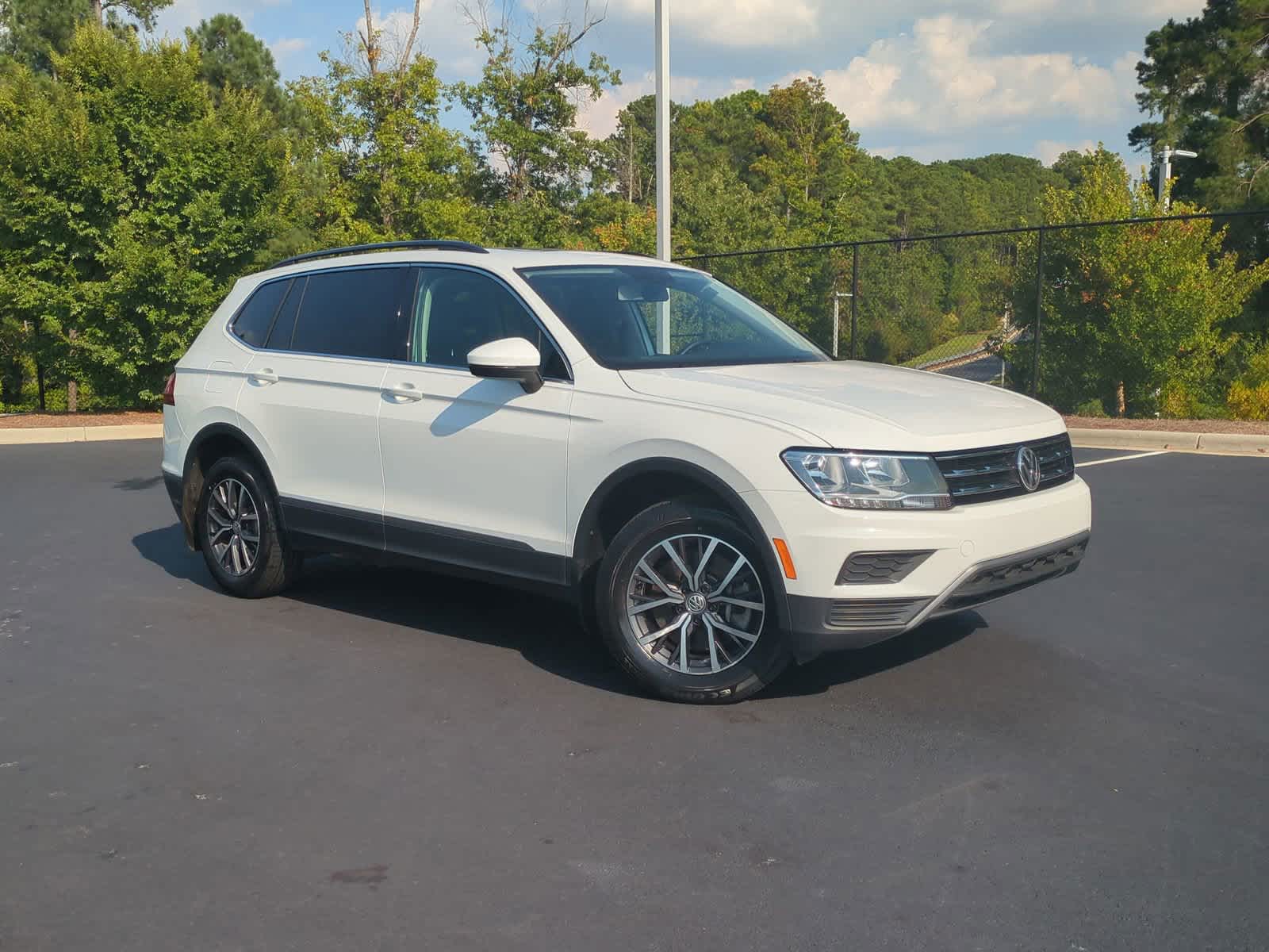 2020 Volkswagen Tiguan SE 2