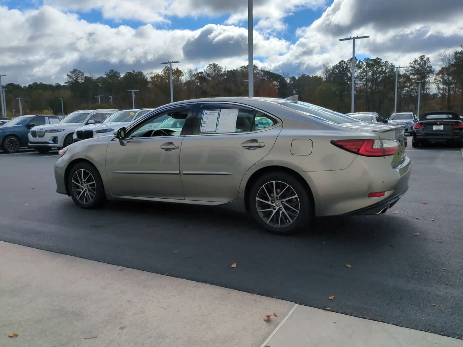 2017 Lexus ES  8