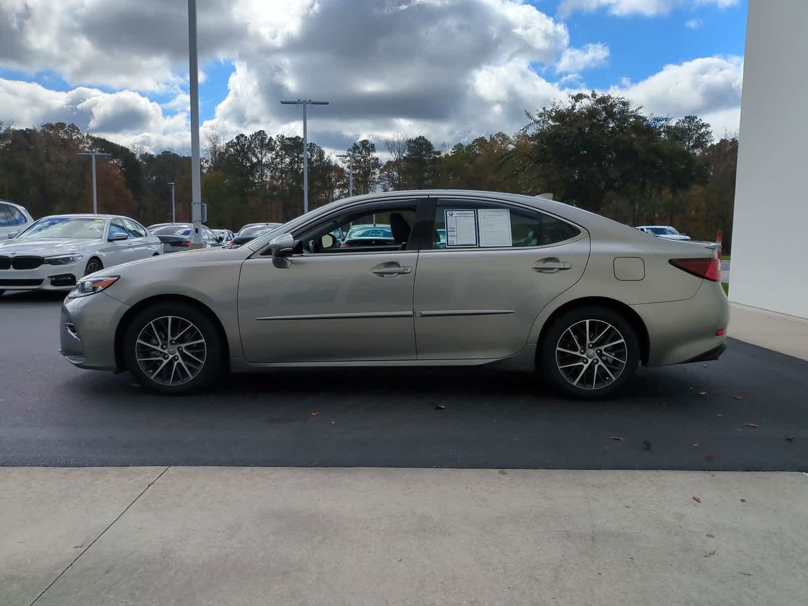 2017 Lexus ES  7