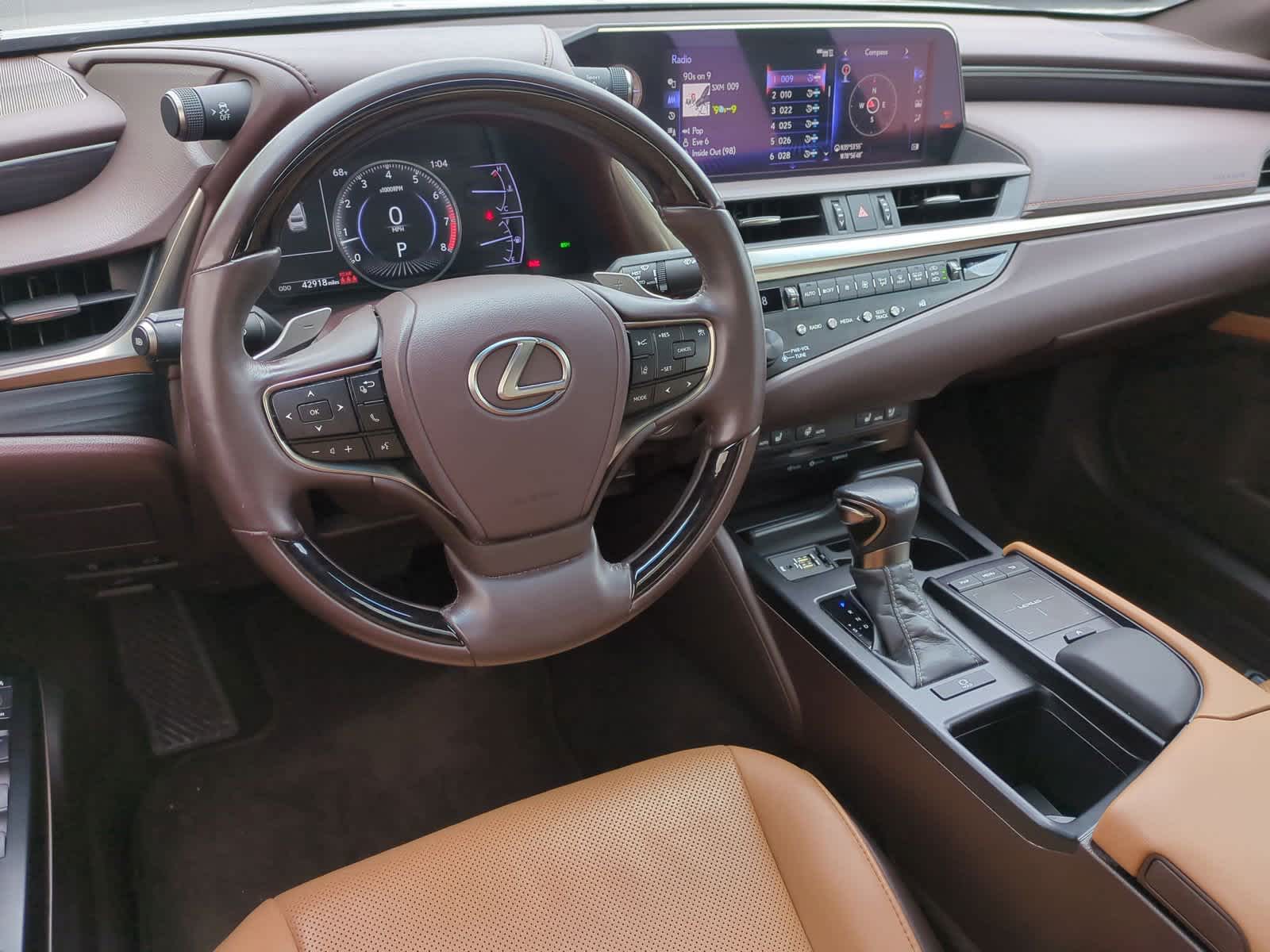 2020 Lexus ES  29