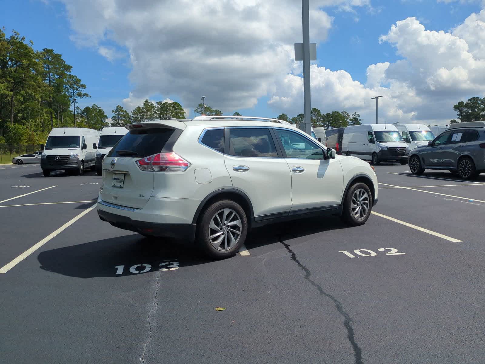 2015 Nissan Rogue SL 10