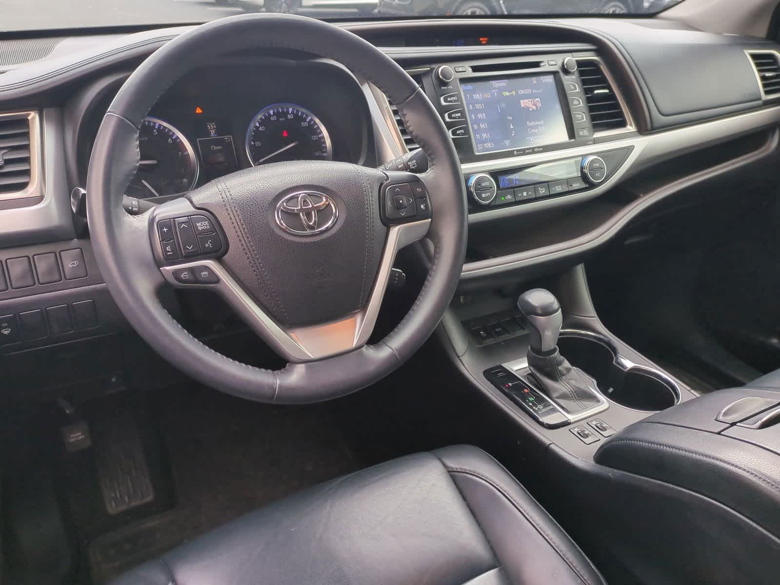 2016 Toyota Highlander XLE 27