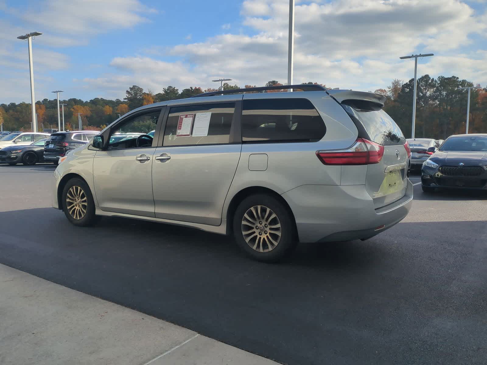 2020 Toyota Sienna XLE 8