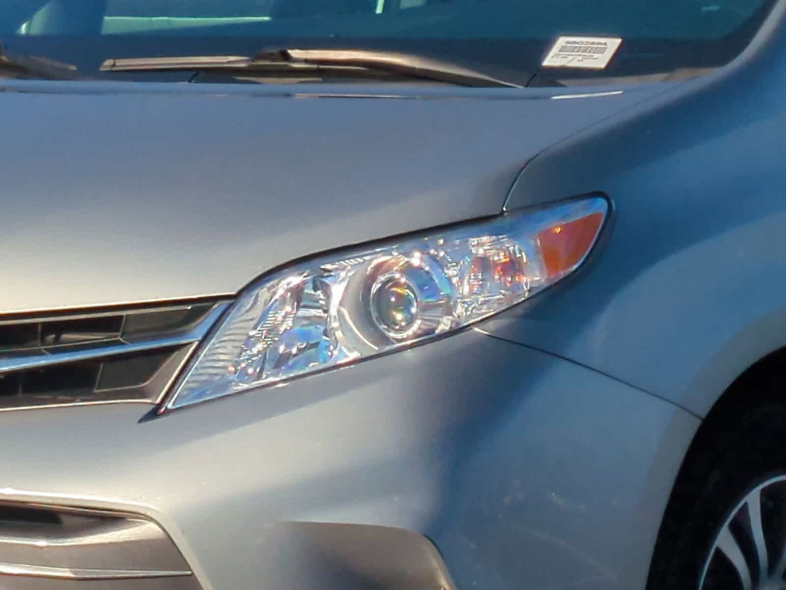 2020 Toyota Sienna XLE 6