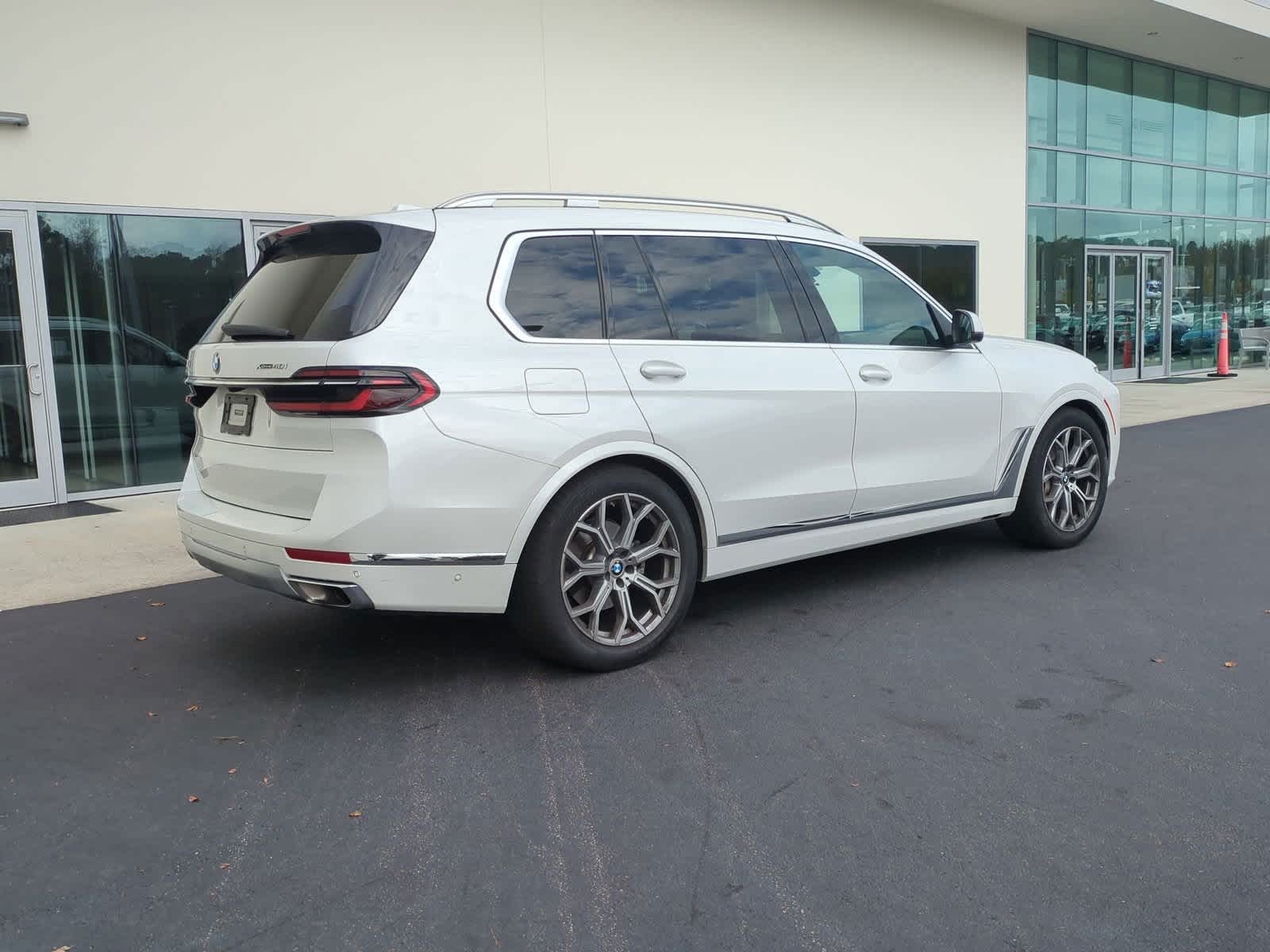 2023 BMW X7 xDrive40i 10