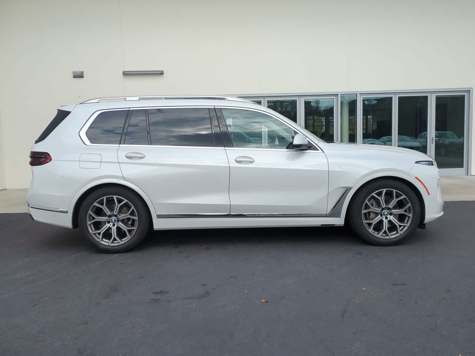 2023 BMW X7 xDrive40i 11