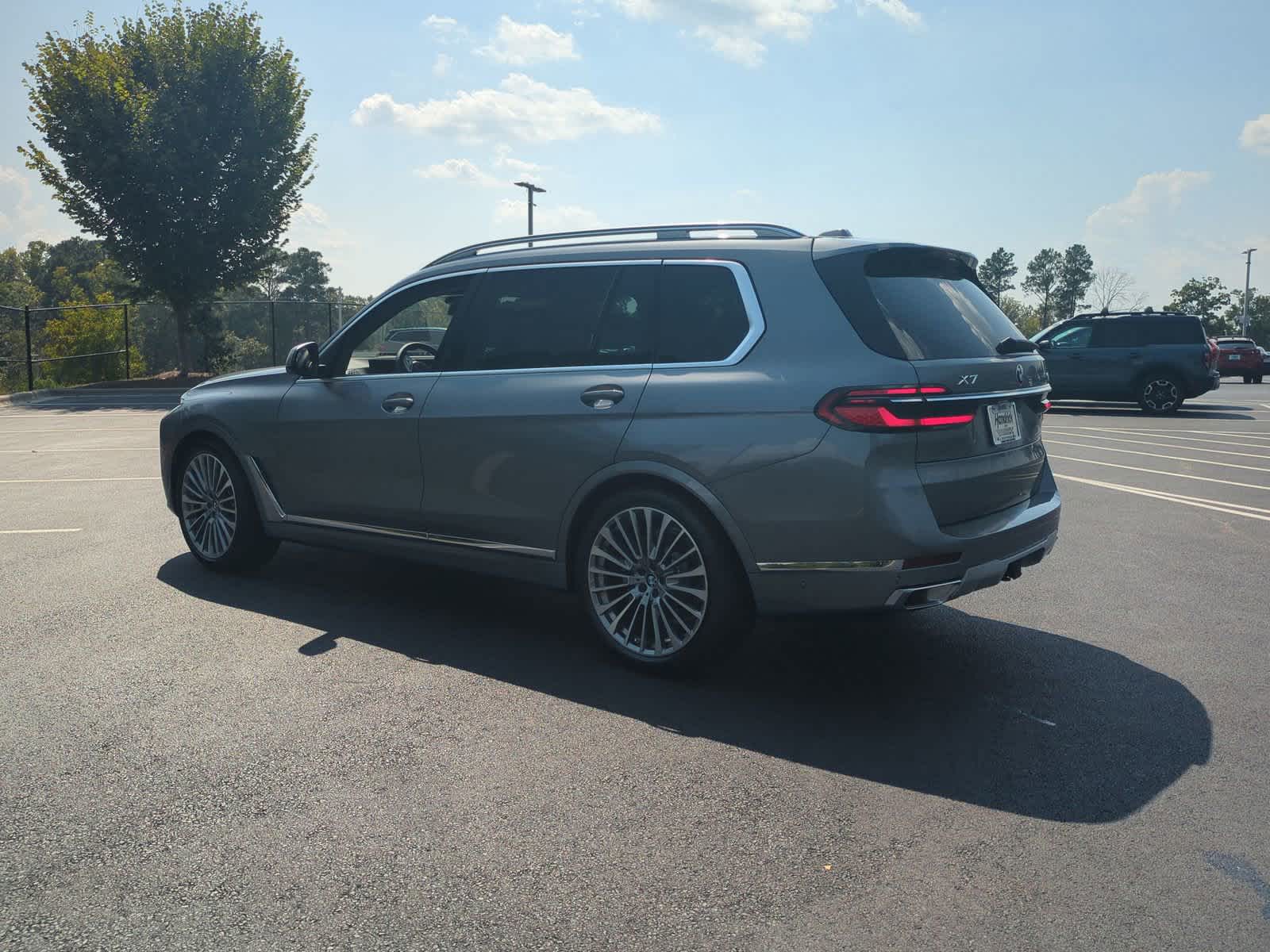 2025 BMW X7 xDrive40i 8