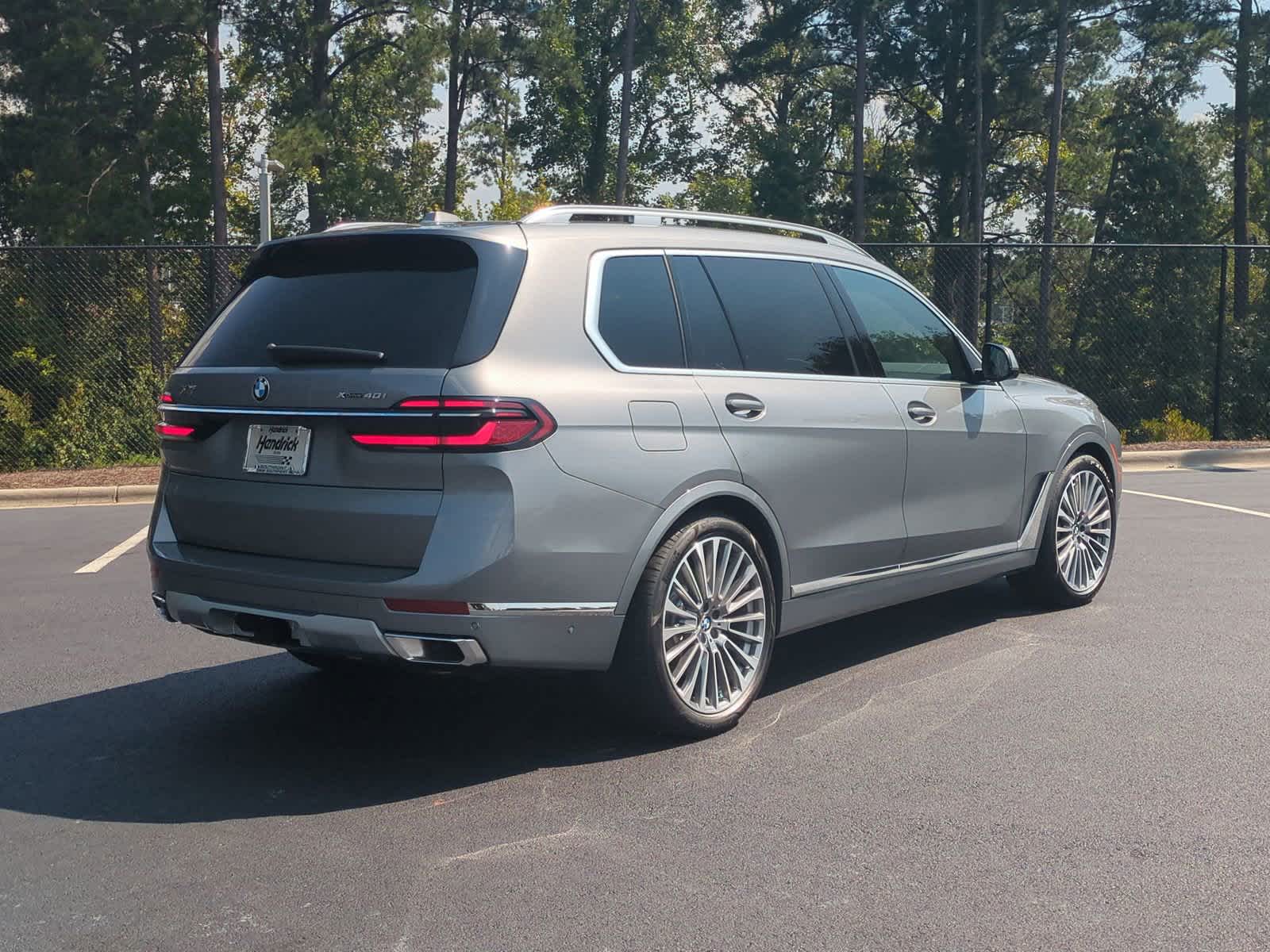 2025 BMW X7 xDrive40i 10