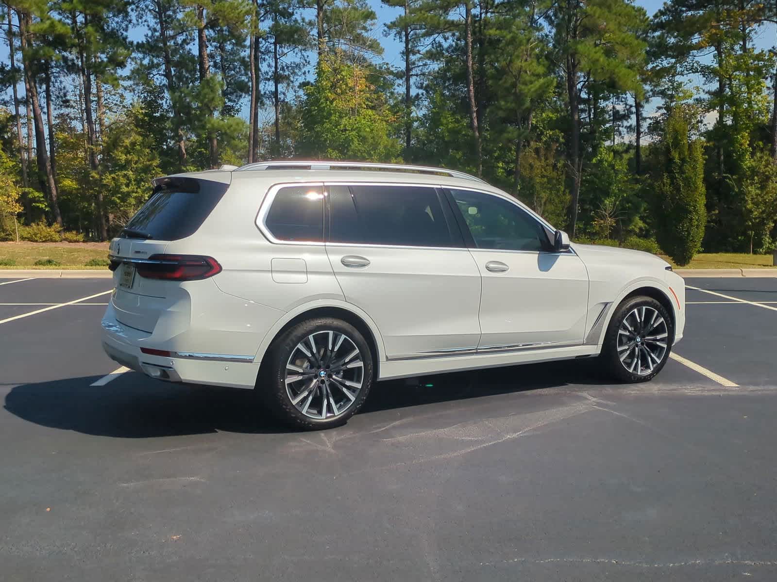 2025 BMW X7 xDrive40i 10