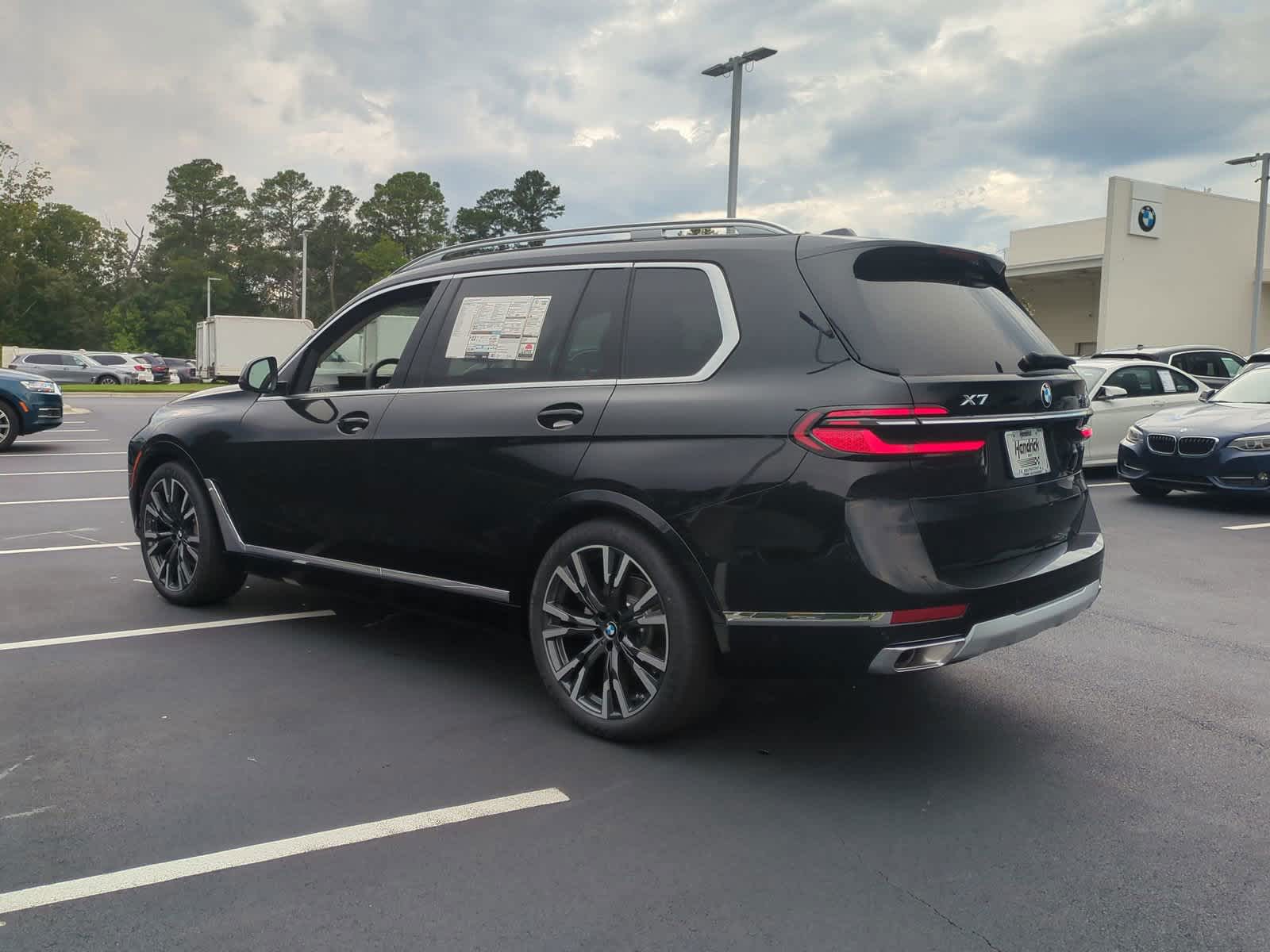 2025 BMW X7 xDrive40i 8