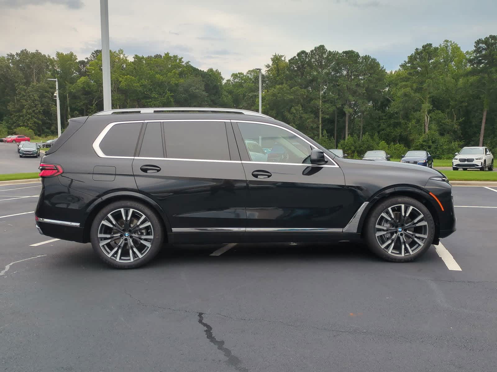 2025 BMW X7 xDrive40i 11