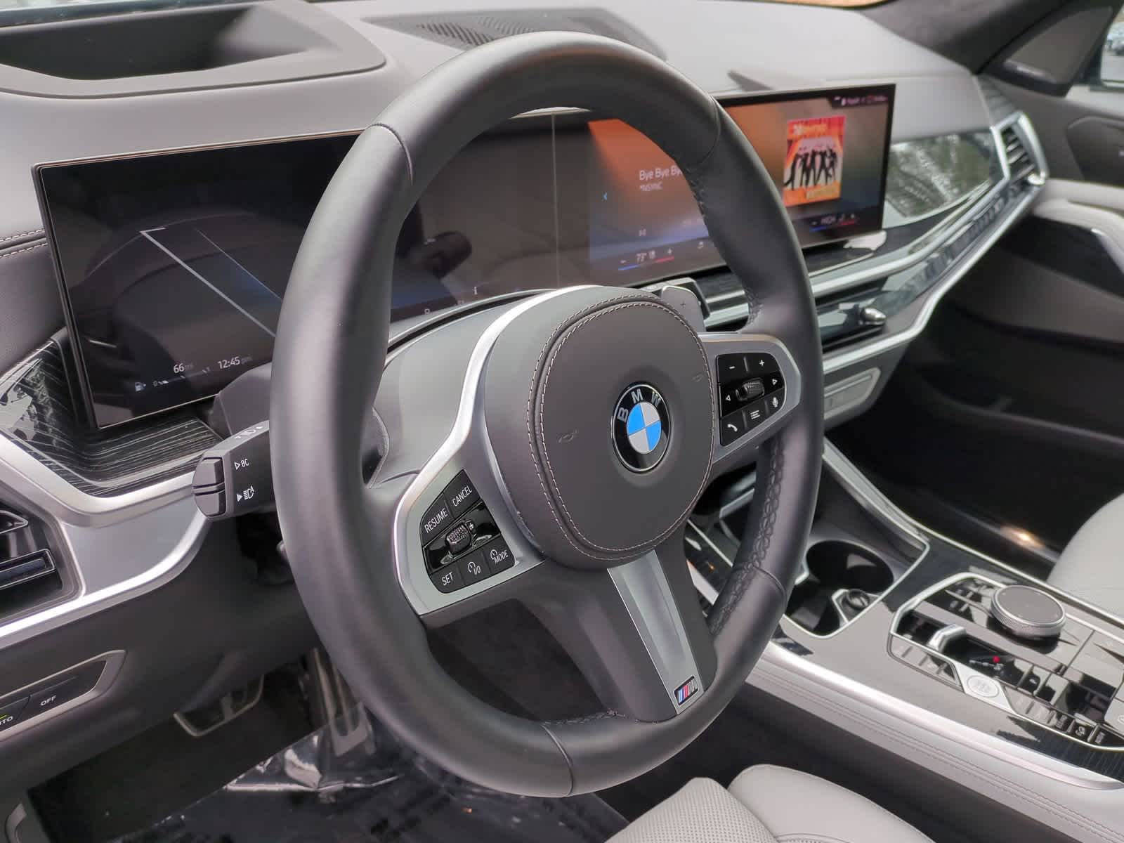 2025 BMW X7 xDrive40i 17