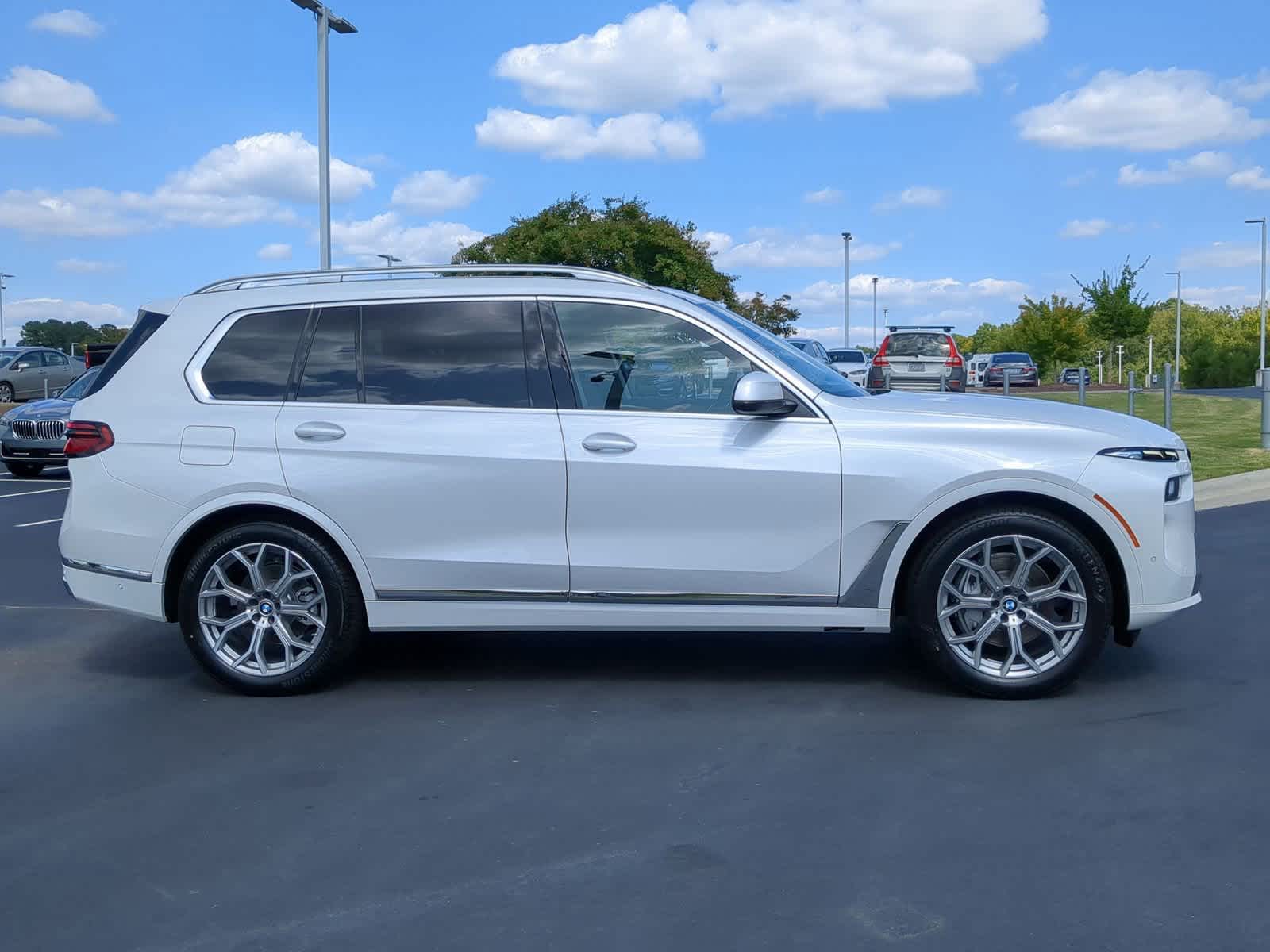 2025 BMW X7 xDrive40i 11