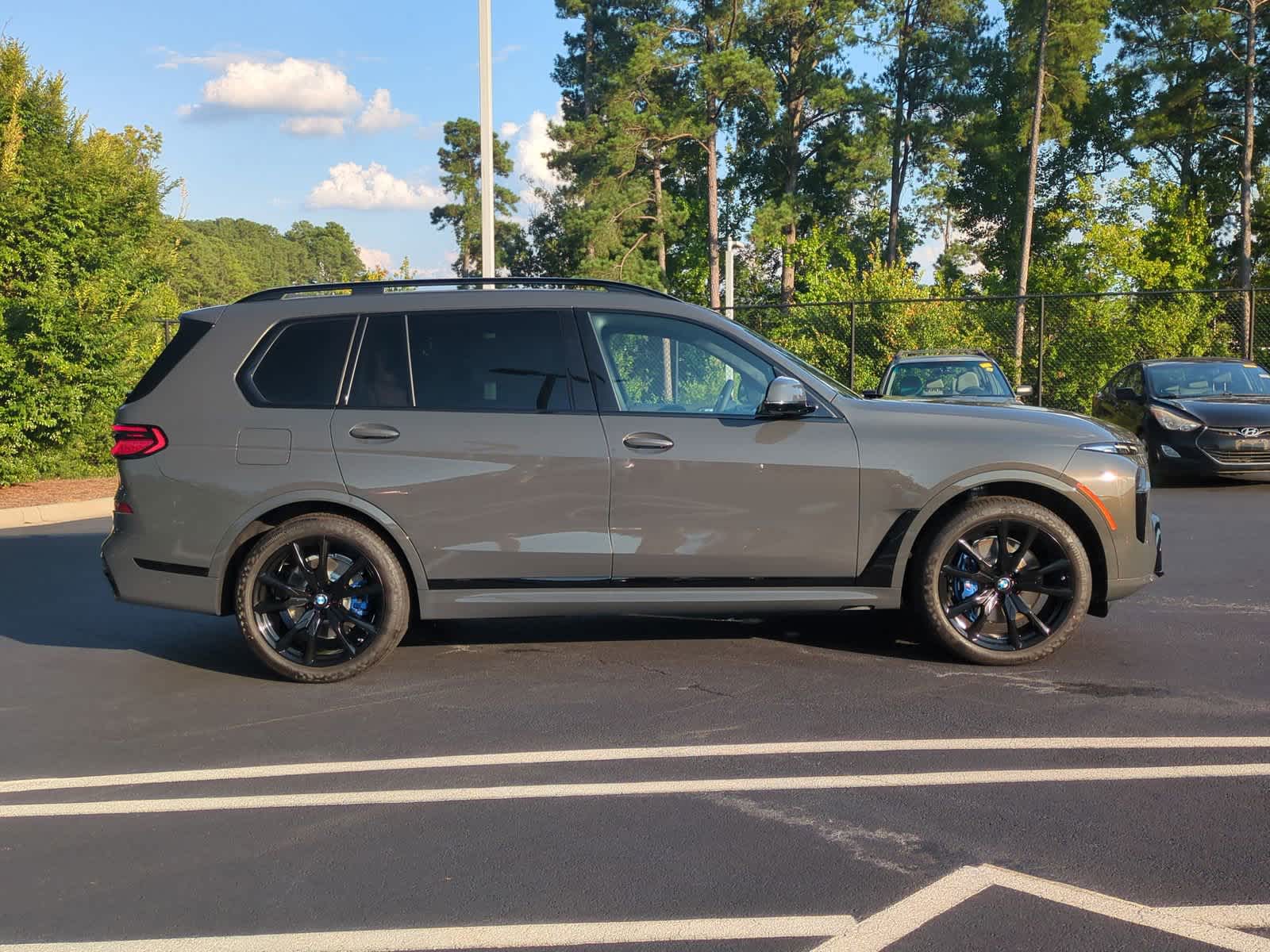 2025 BMW X7 xDrive40i 10