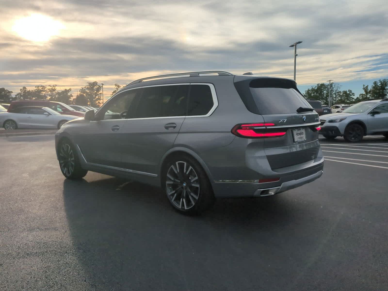 2025 BMW X7 xDrive40i 8