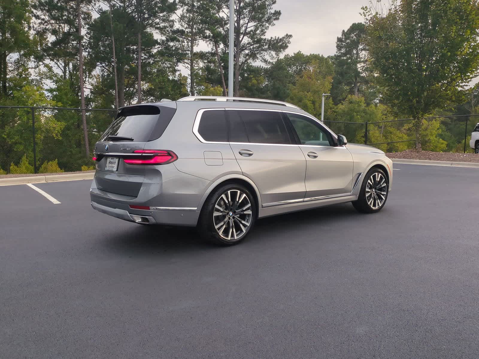 2025 BMW X7 xDrive40i 10