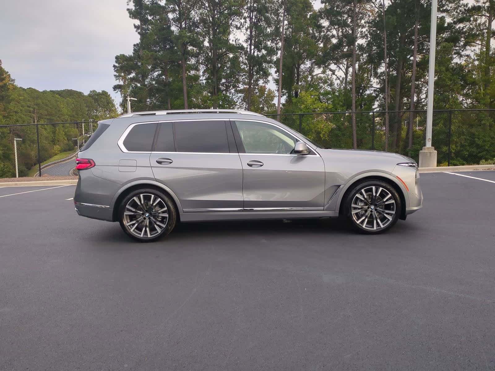 2025 BMW X7 xDrive40i 11