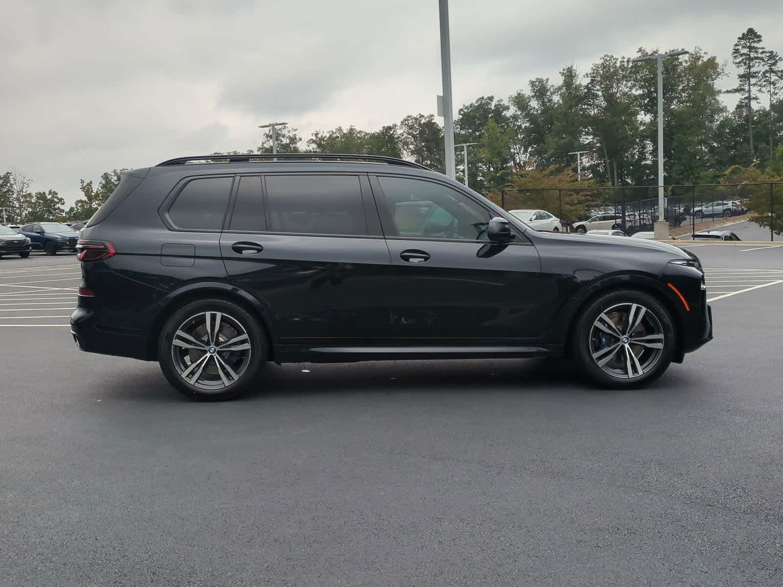 2025 BMW X7 xDrive40i 11