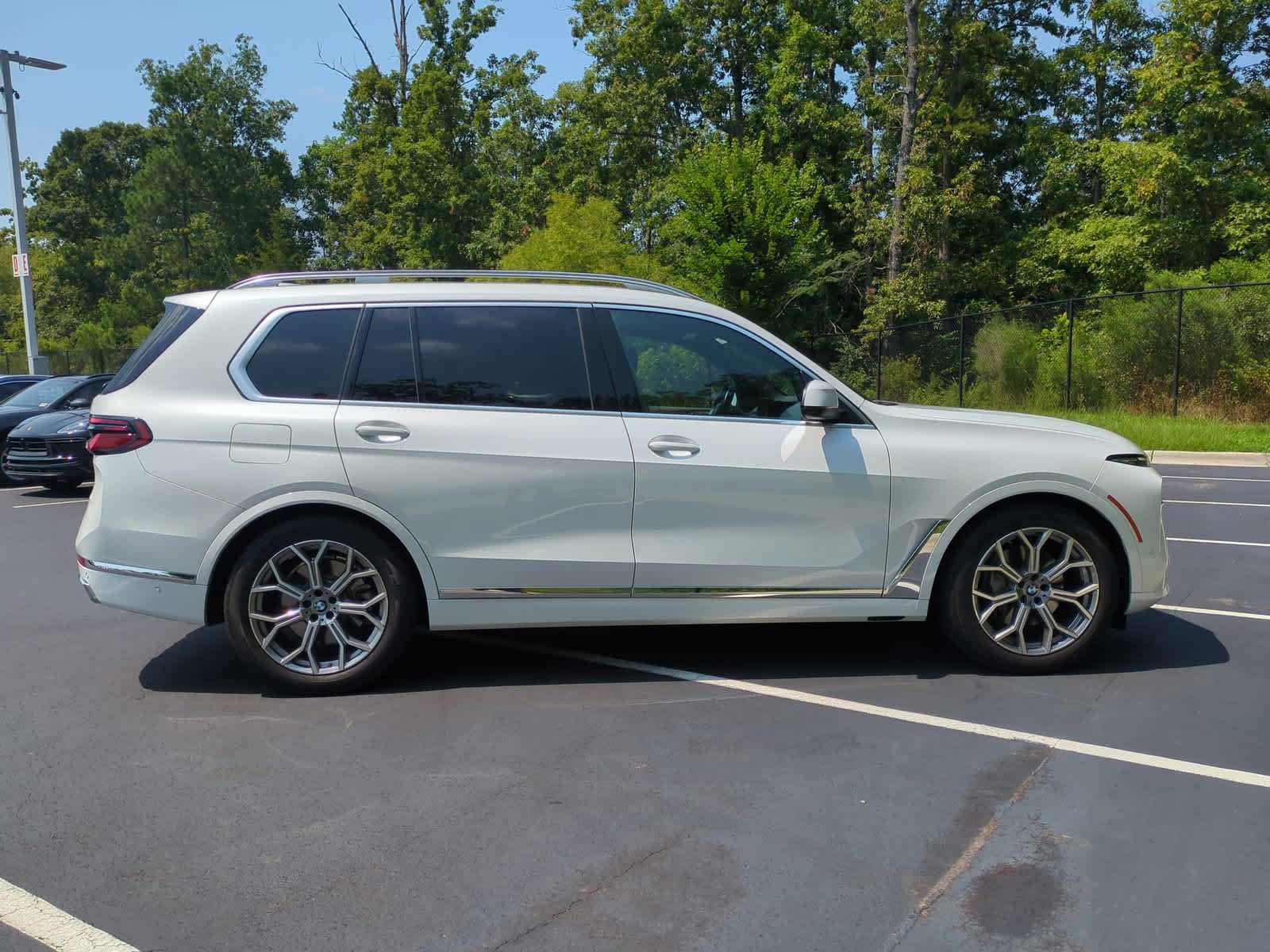 2023 BMW X7 xDrive40i 11