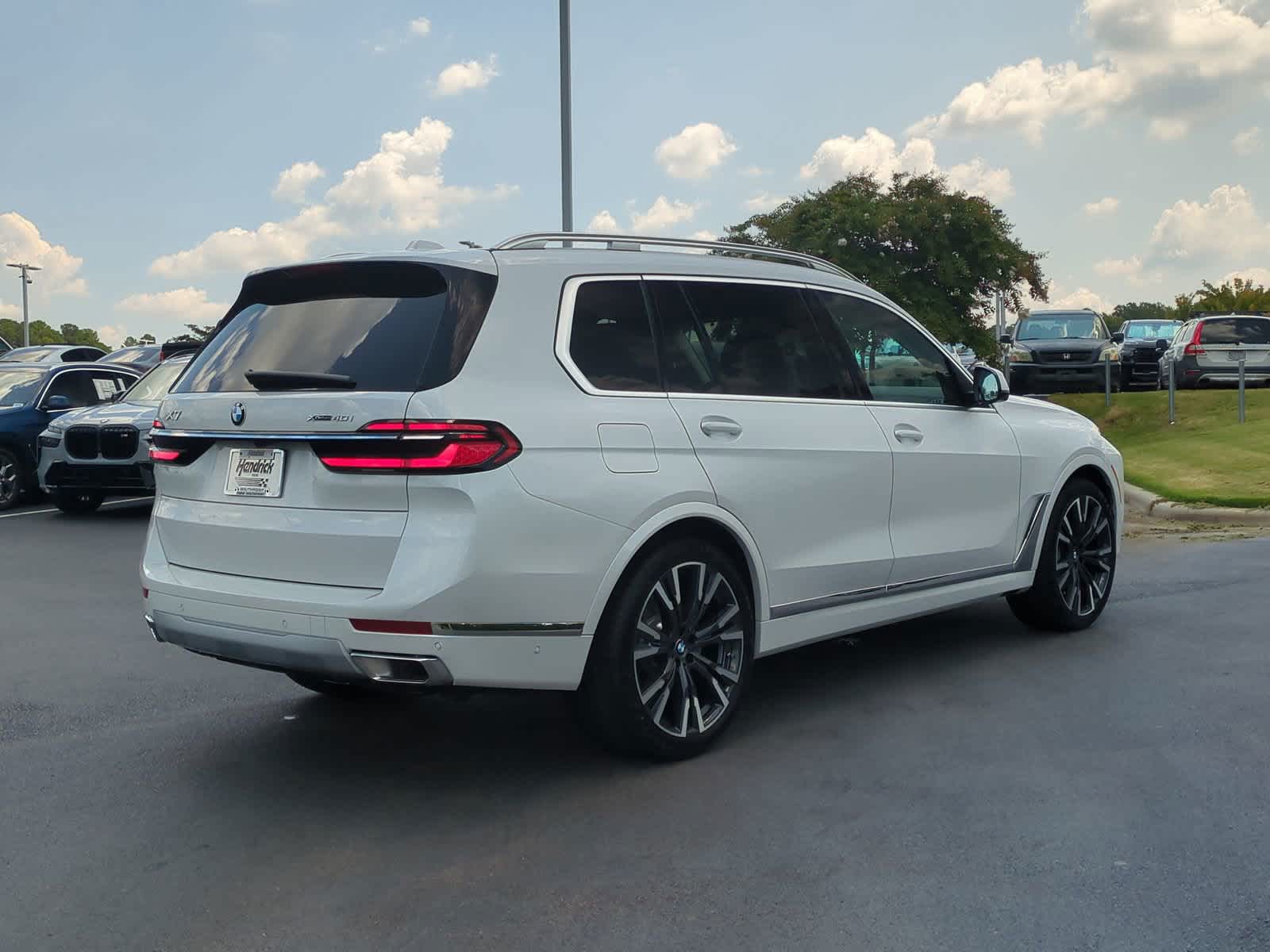 2025 BMW X7 xDrive40i 10