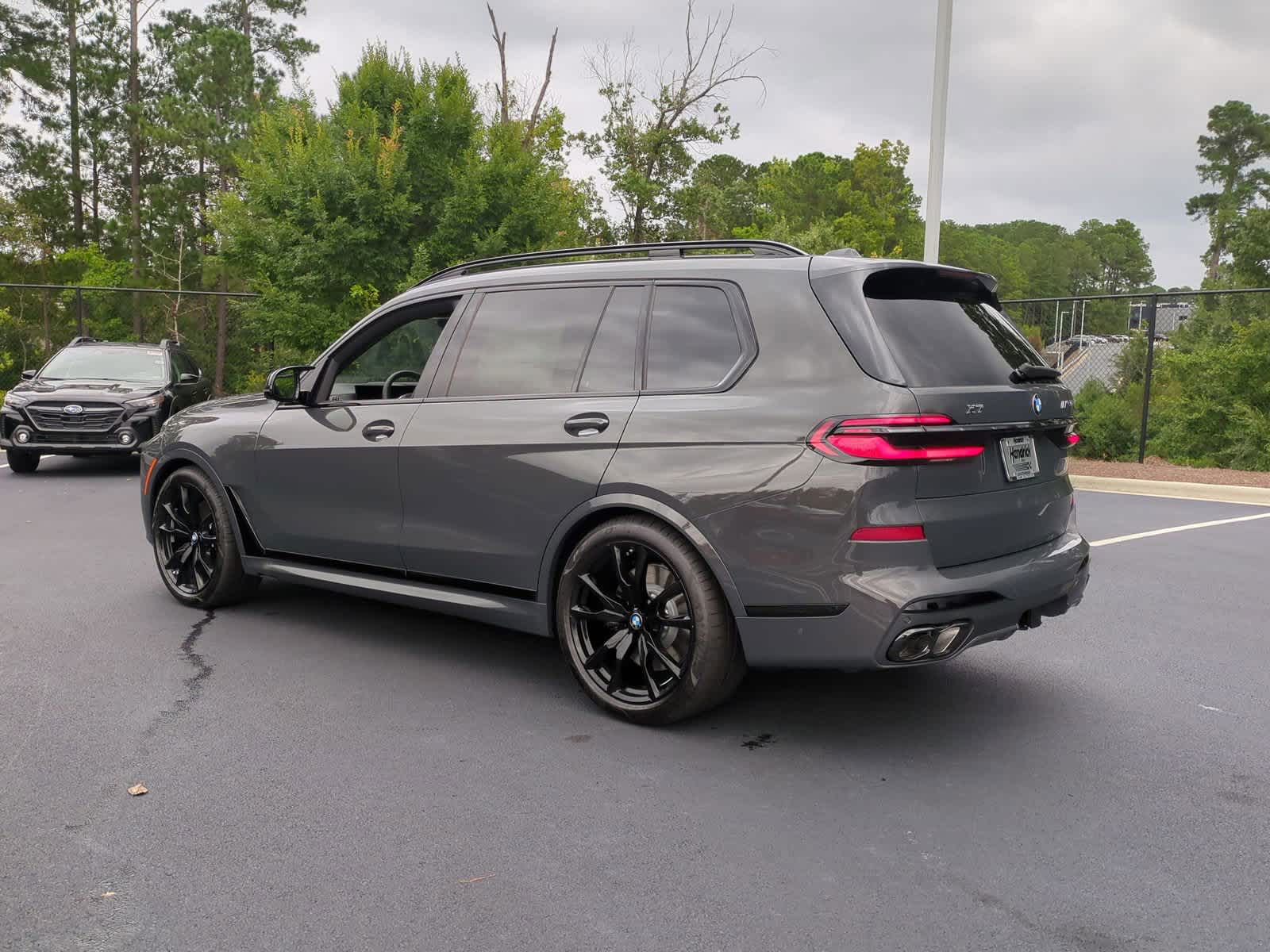 2025 BMW X7 M60i 8