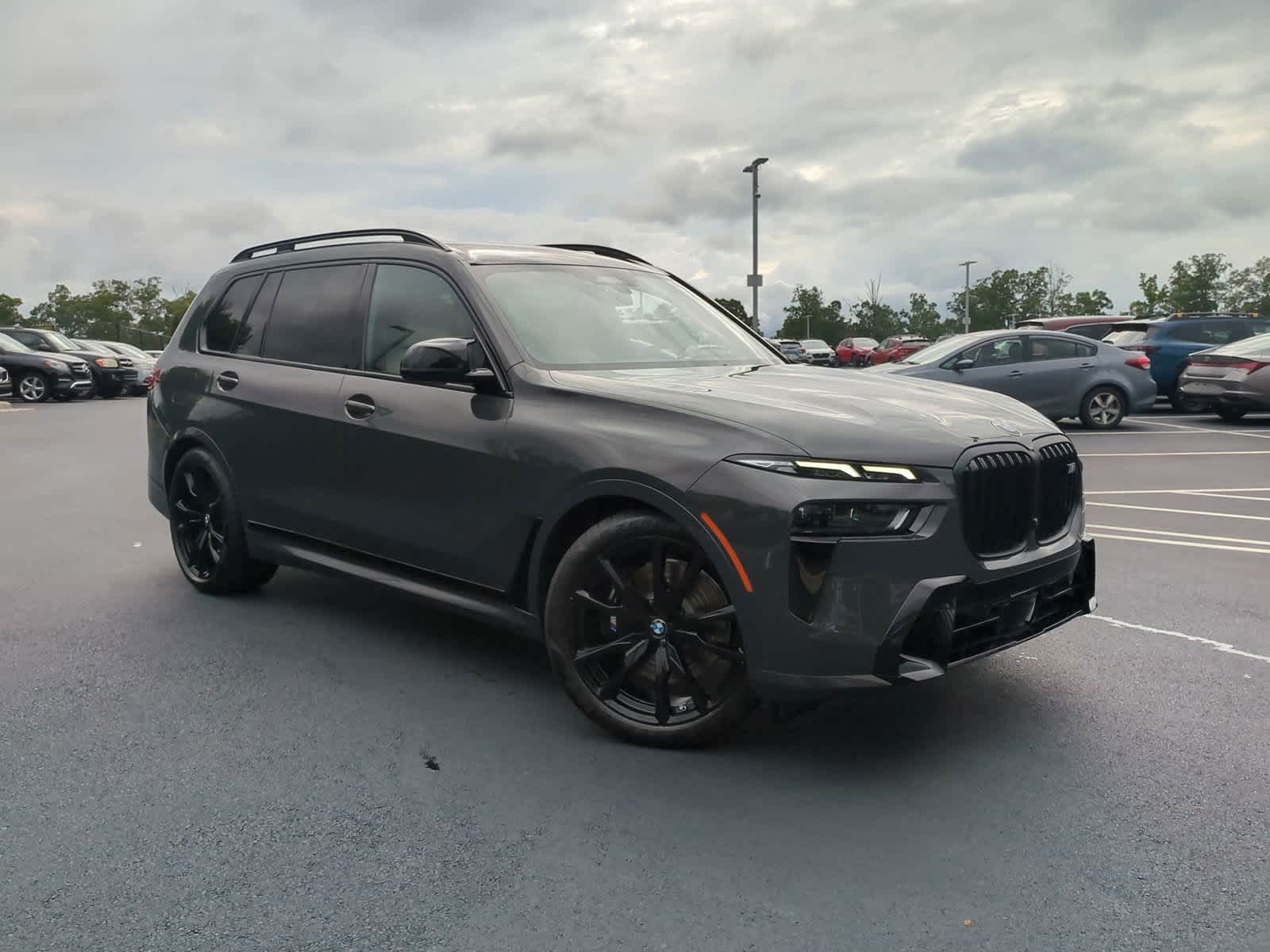 2025 BMW X7 M60i 2