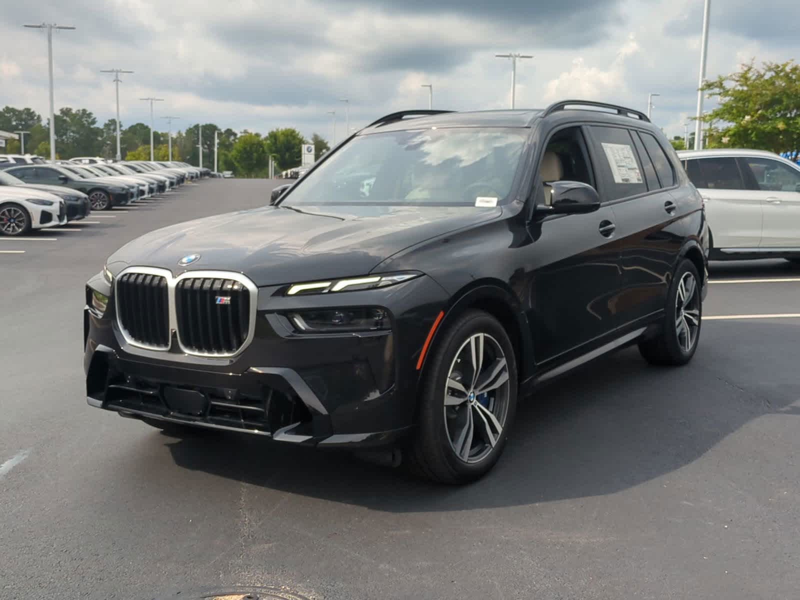 2025 BMW X7 M60i 4