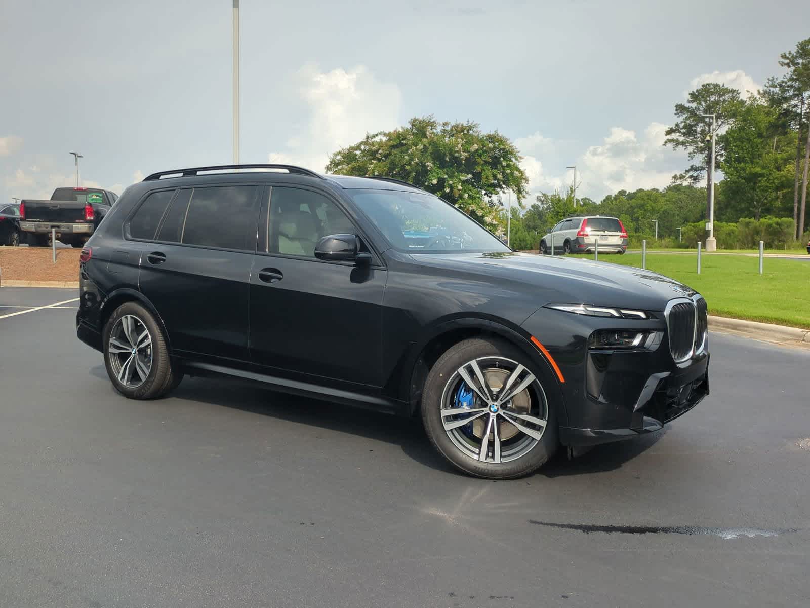 2025 BMW X7 M60i 2