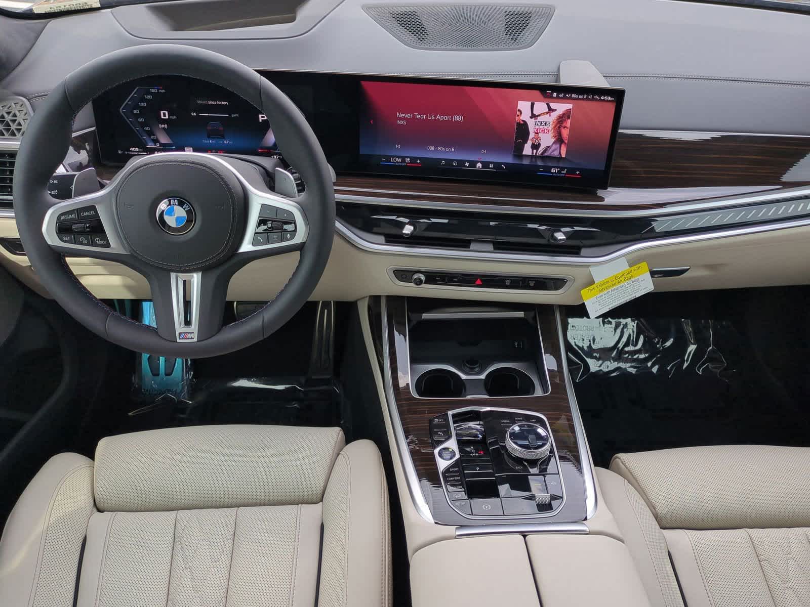 2025 BMW X7 M60i 29