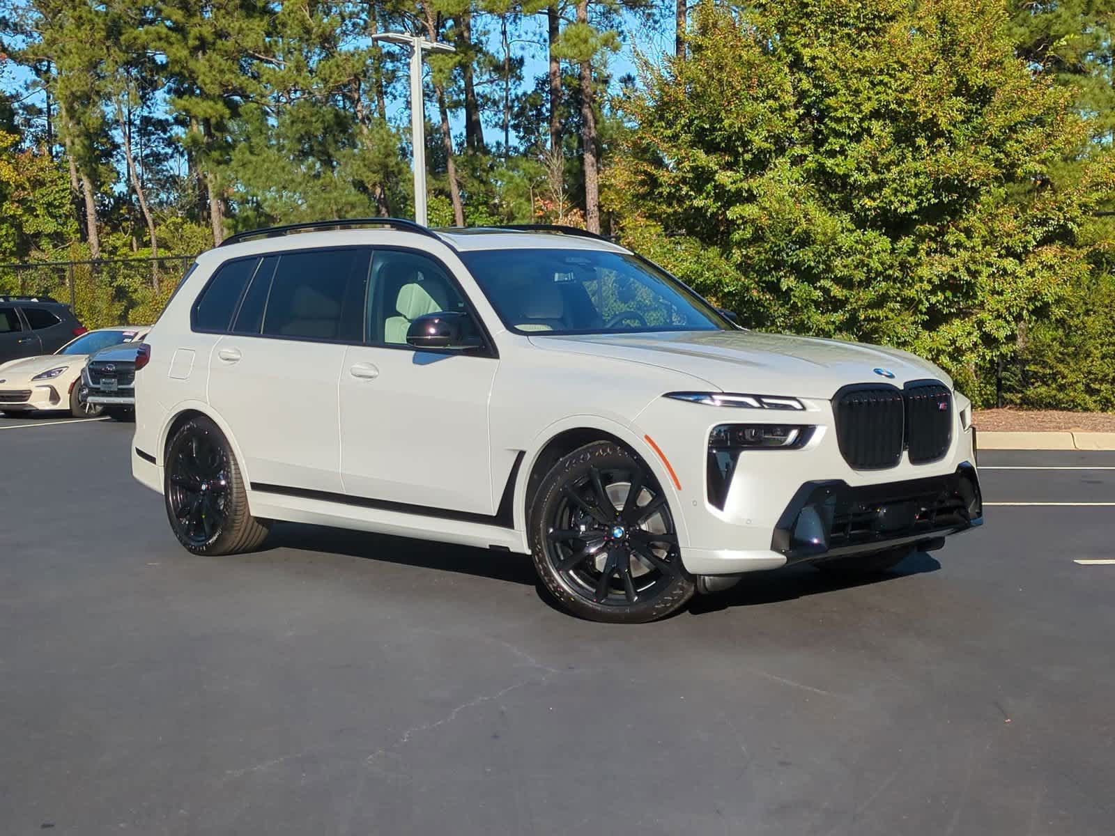 2025 BMW X7 M60i 2