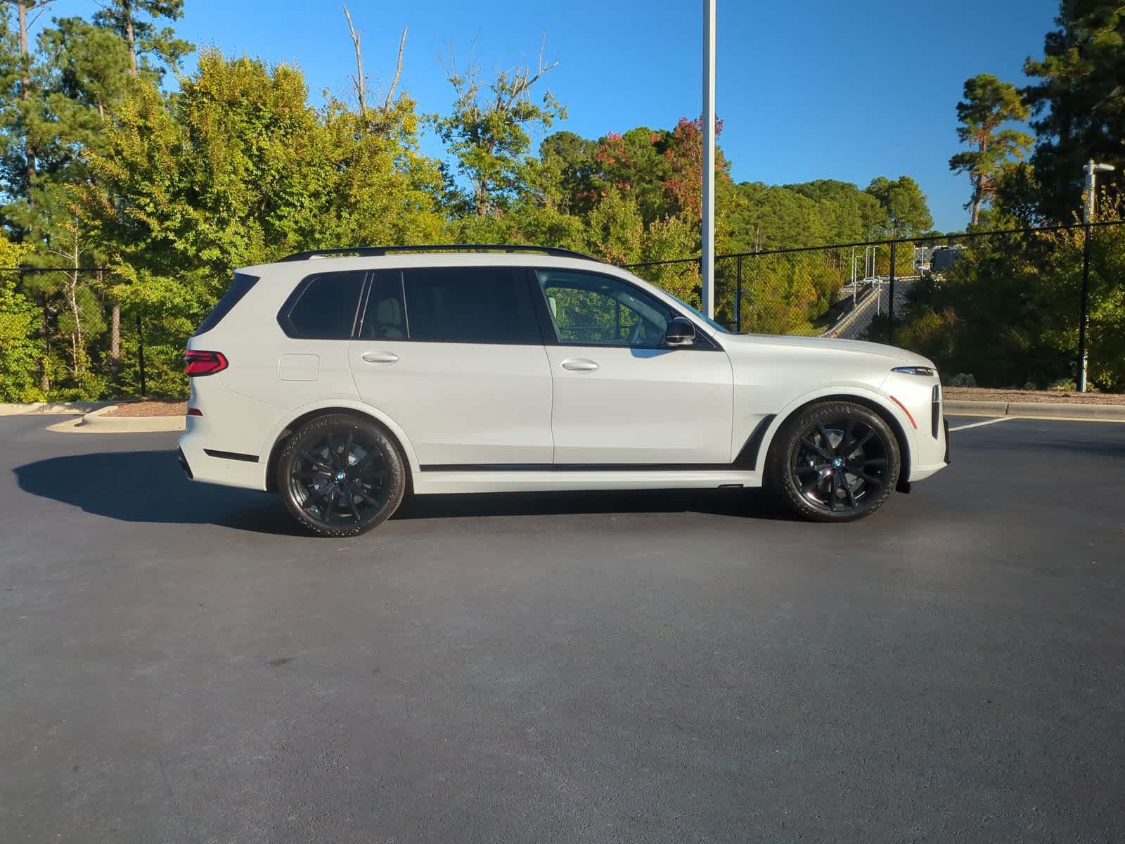 2025 BMW X7 M60i 11