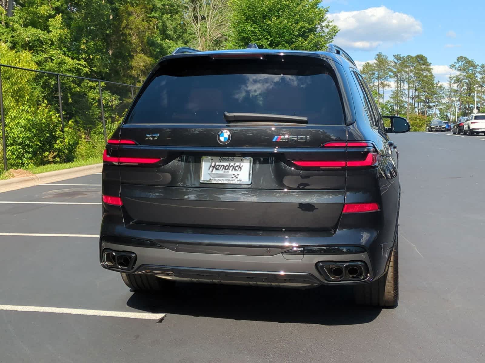 2025 BMW X7 M60i 9