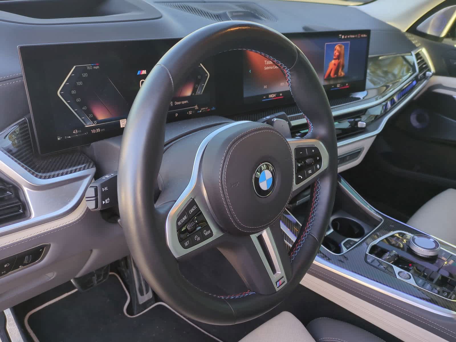 2023 BMW X7 M60i 17