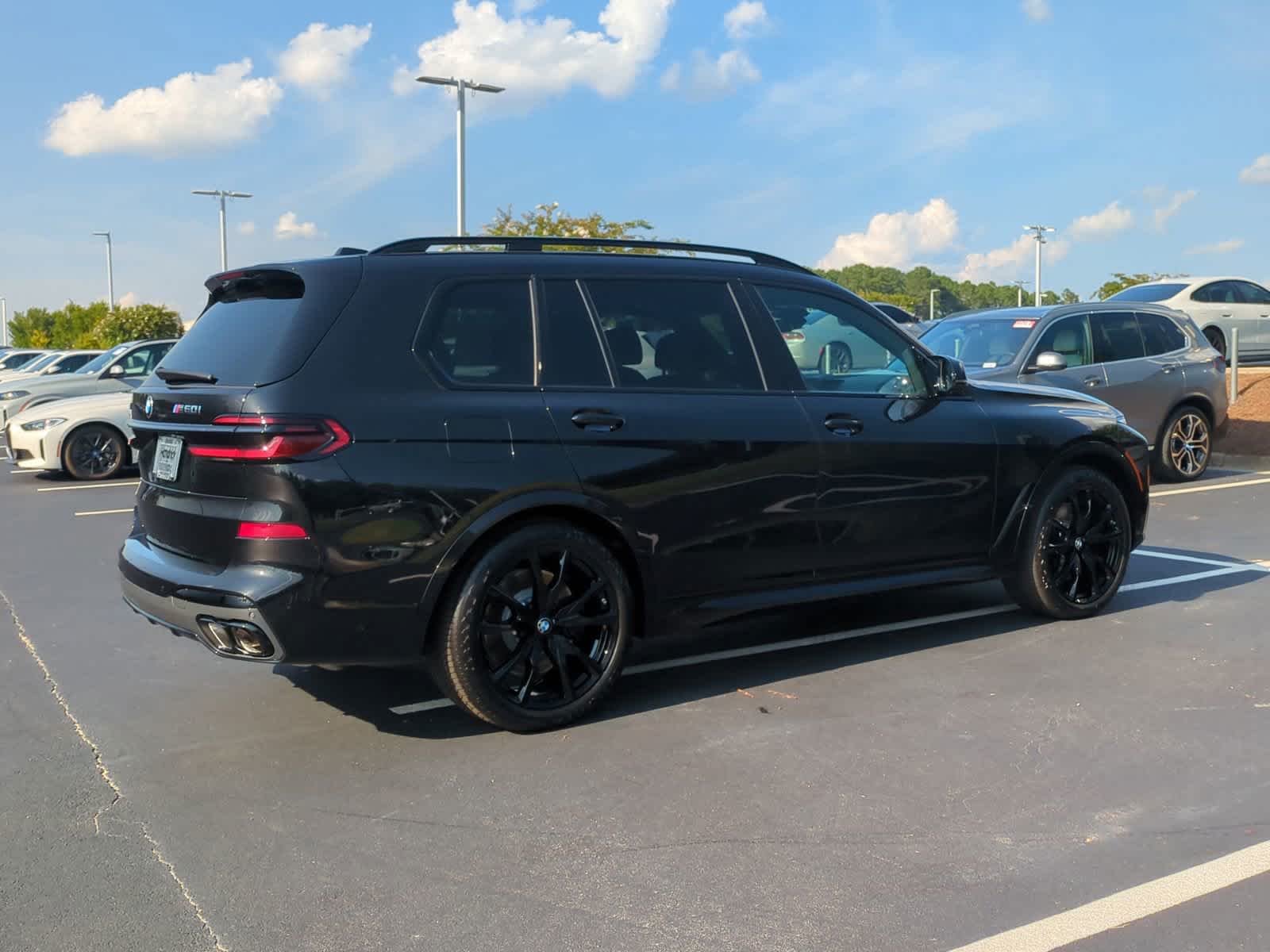 2025 BMW X7 M60i 10