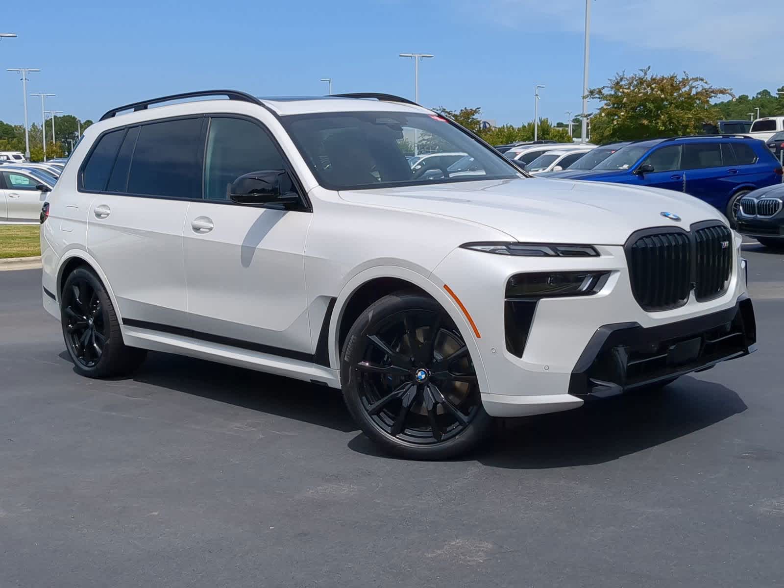 2025 BMW X7 M60i 2