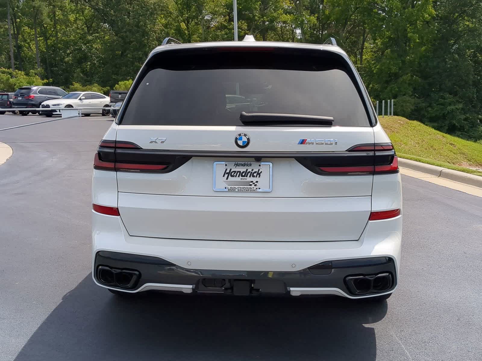 2025 BMW X7 M60i 9