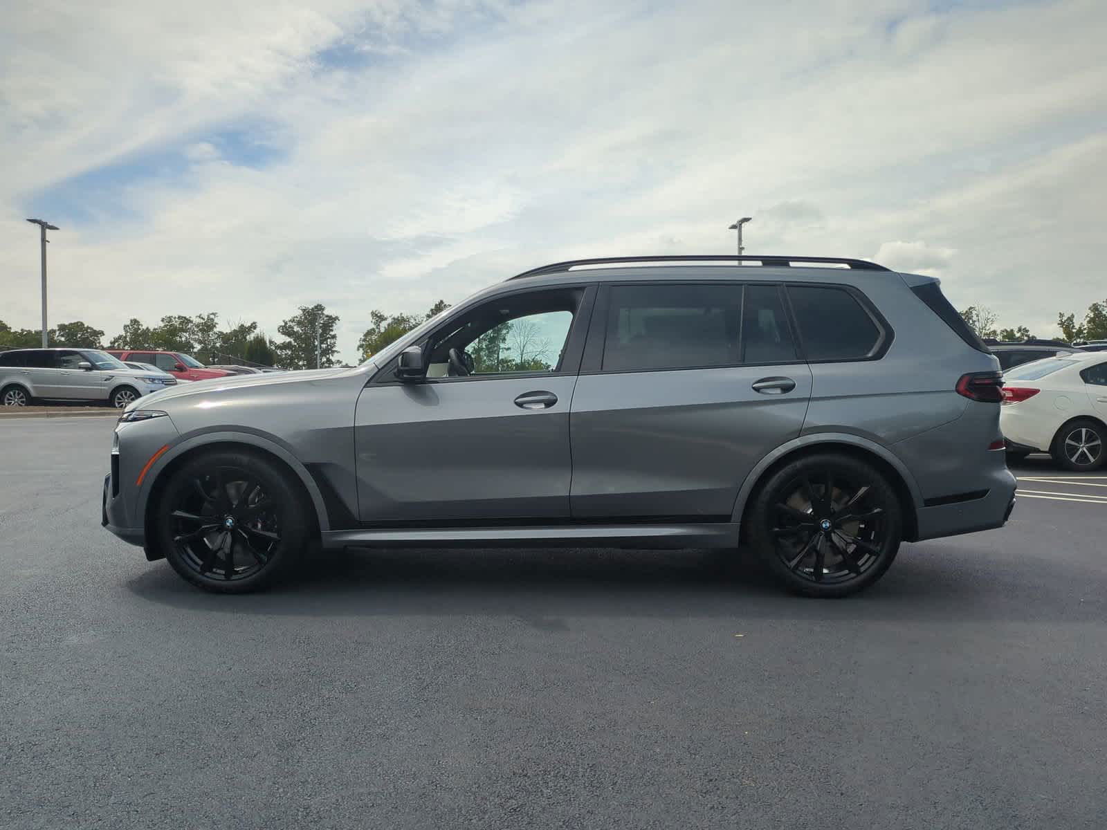 2025 BMW X7 M60i 7