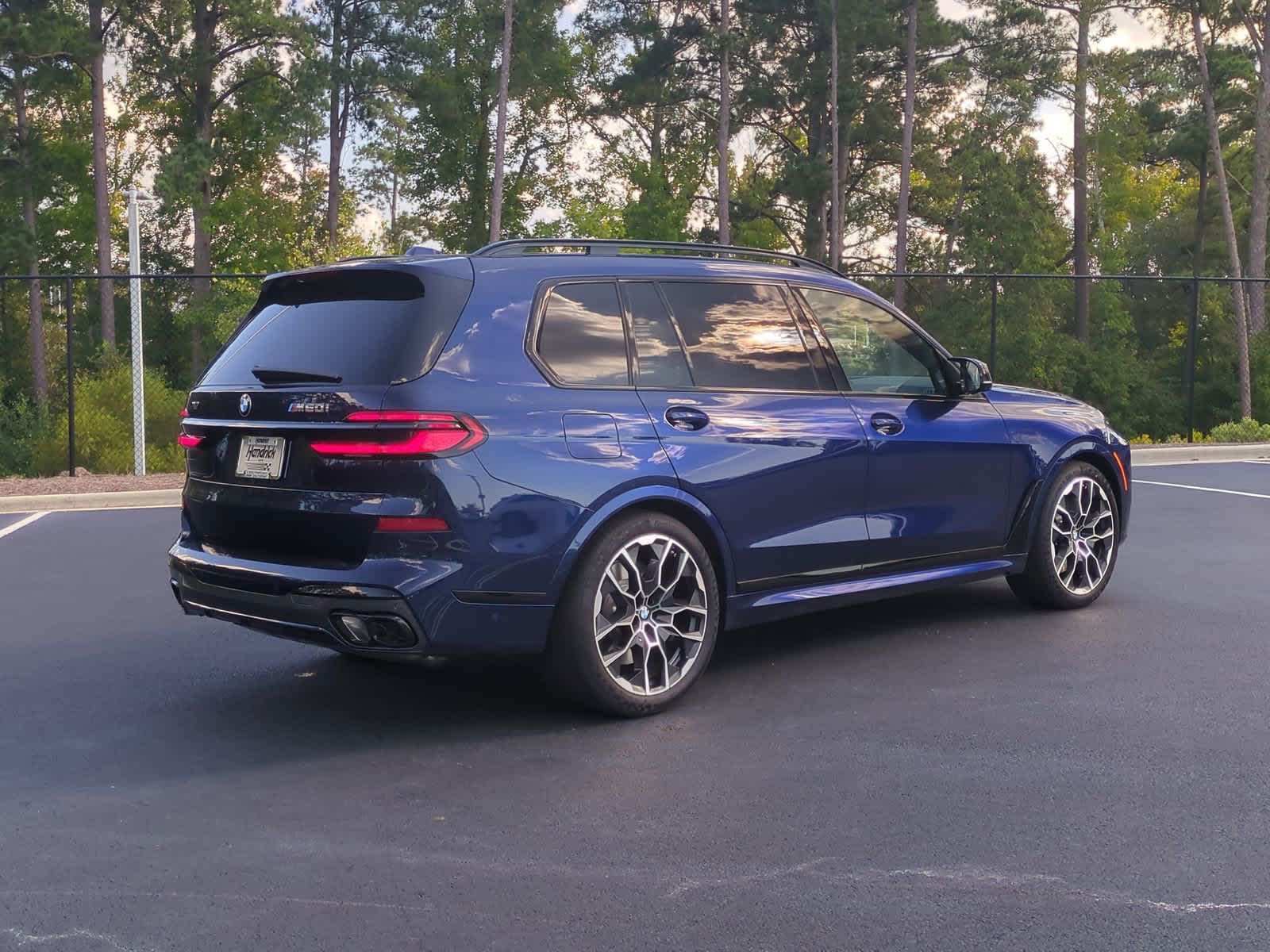 2025 BMW X7 M60i 10